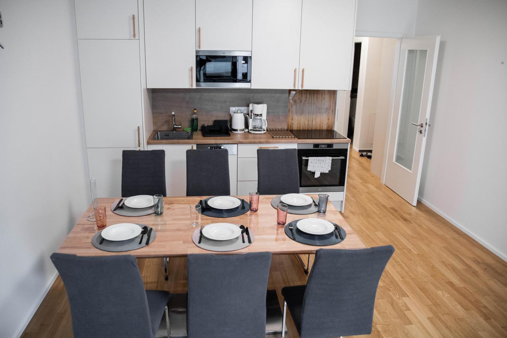Newly Built With Balcony, Ac And Free Indoor Garage Lägenhet *