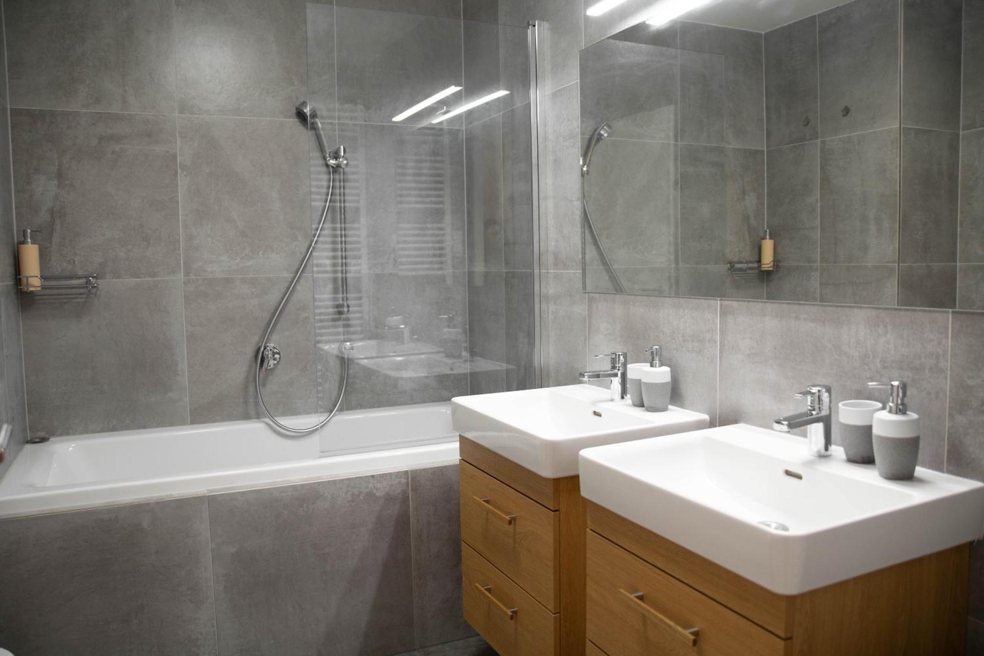 Newly Built With Balcony, Ac And Free Indoor Garage Prag