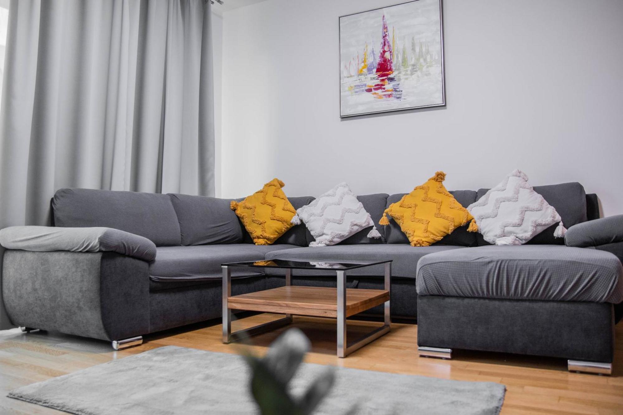 Lägenhet Newly Built With Balcony, Ac And Free Indoor Garage Prag