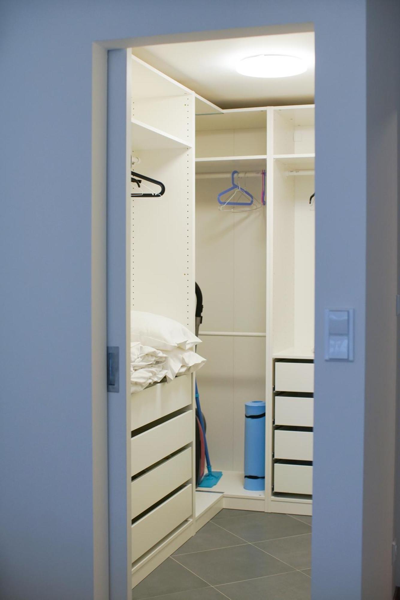 Holesovice Delight: Modern Comfort With A Twist In 7