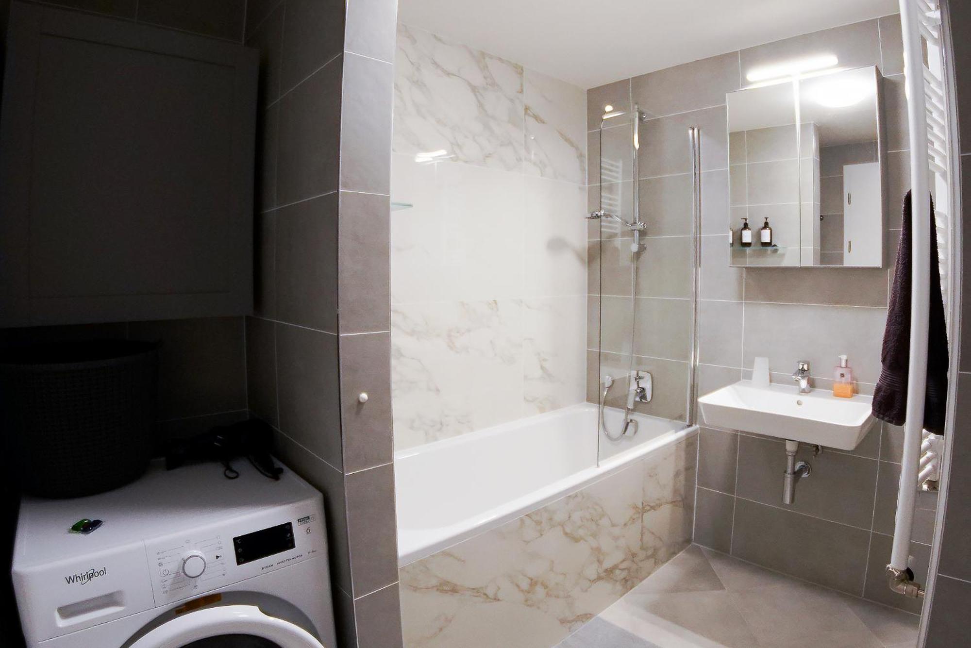 Apartment Holesovice Delight: Modern Comfort With A Twist In 7 *