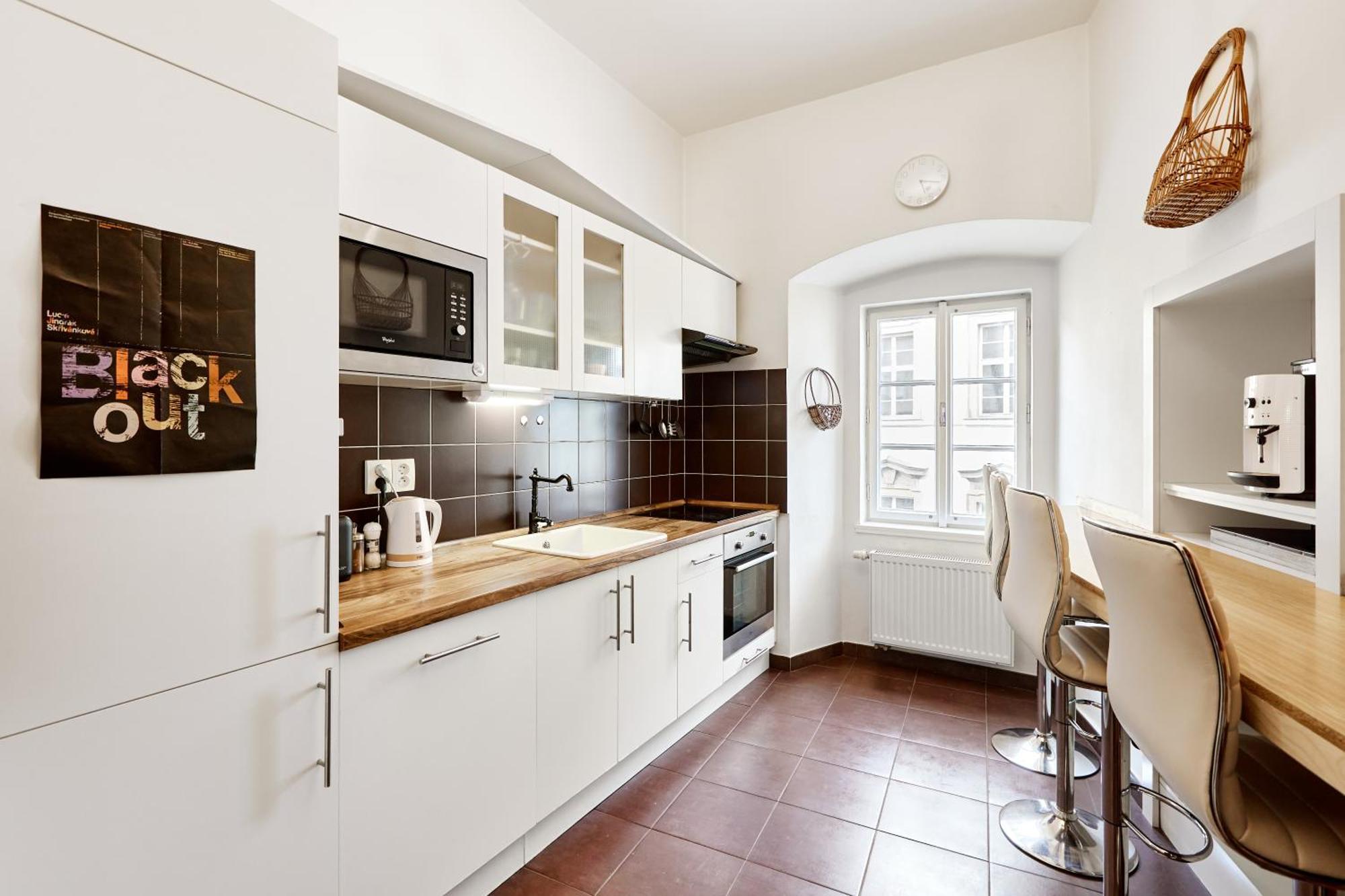 At The Blue Lion & Parking Assistance Homestay Prague