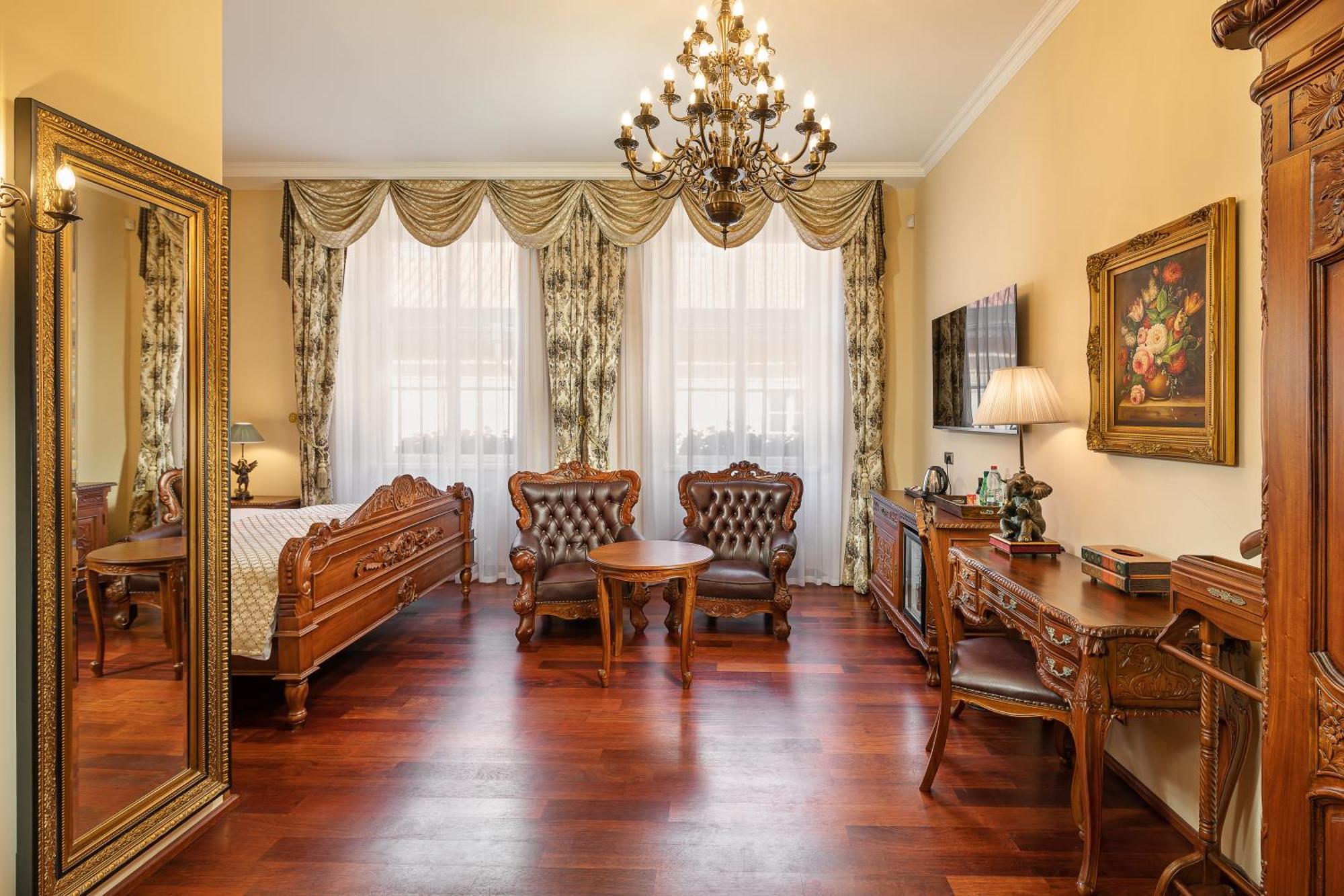 Iron Gate & By Bhg Hotell 5*