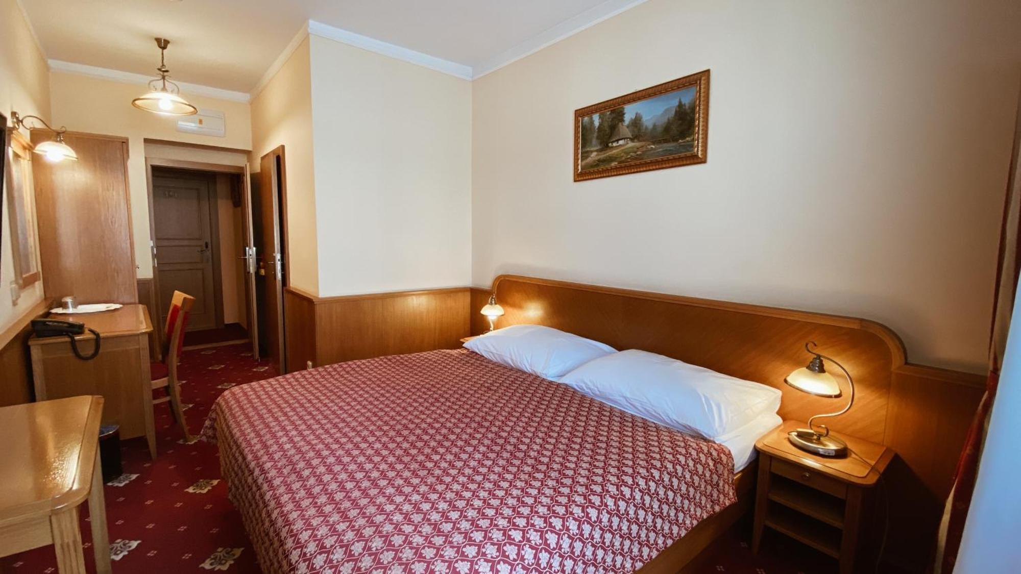 Askania Hotel 4*