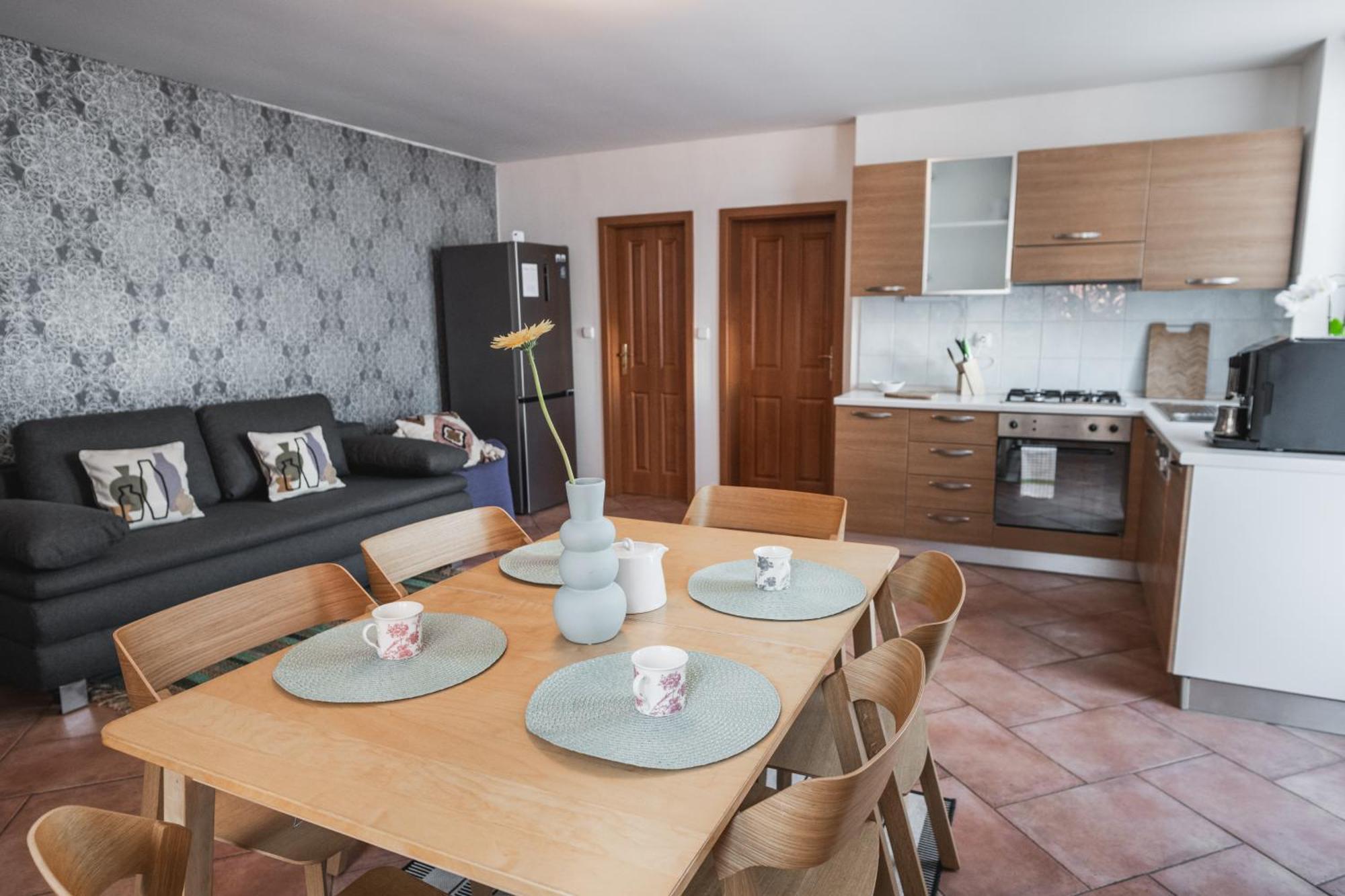 Apartment Spacious With Huge Balcony! *