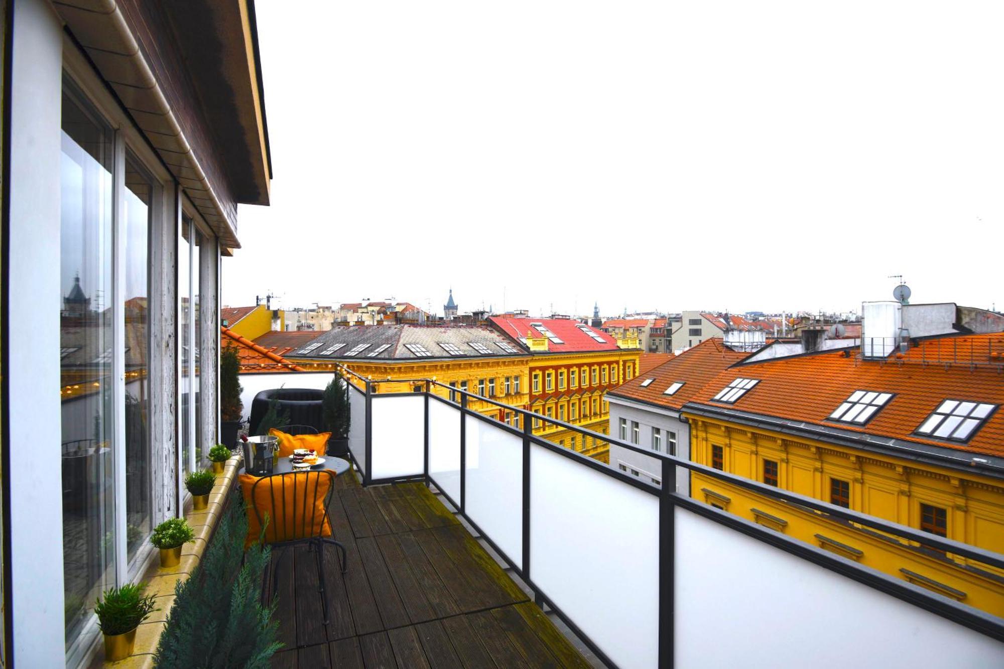 Waterfront River Side Roof - Terrace With View