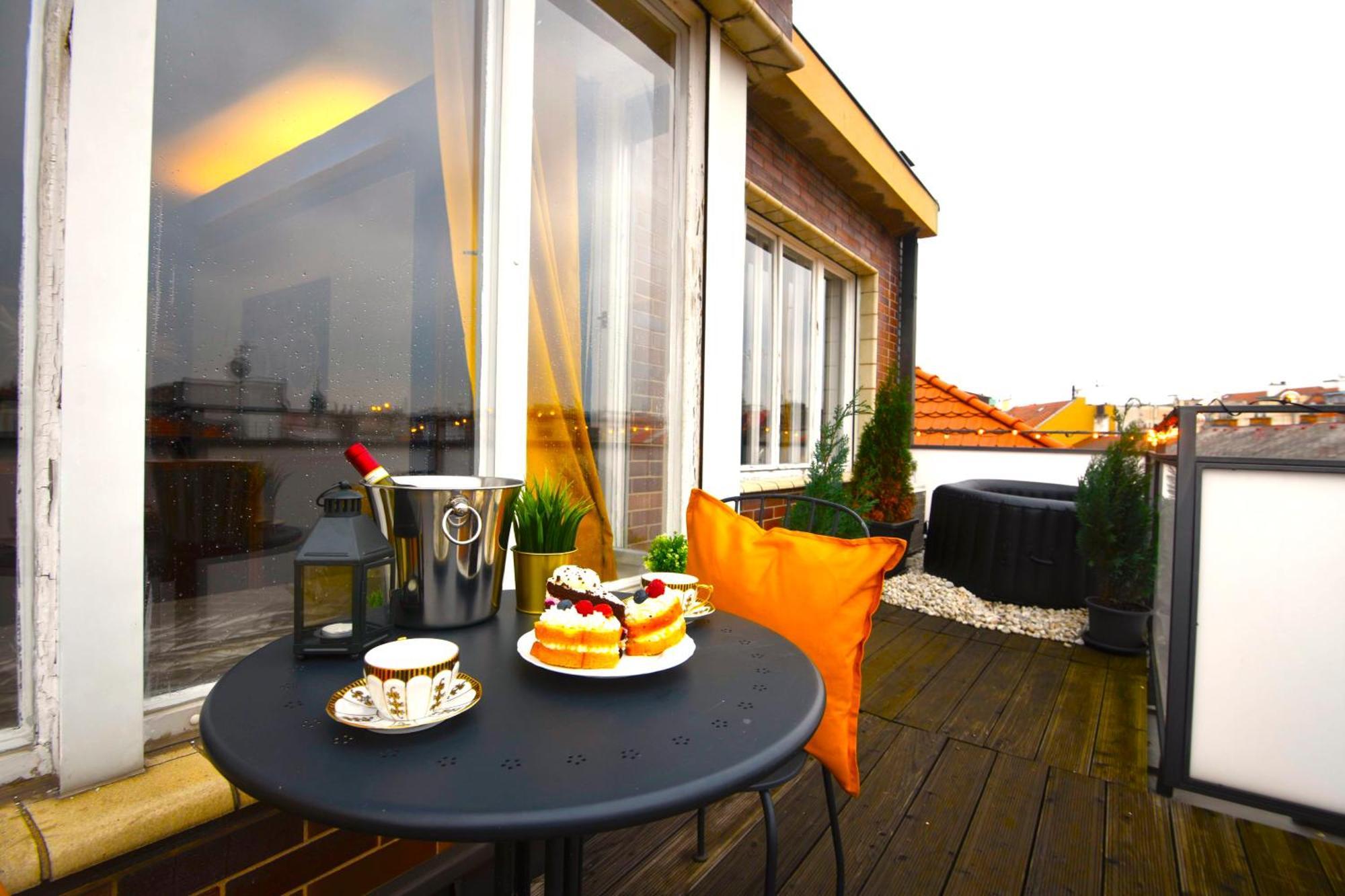 Waterfront River Side Roof - Terrace With View Apartment Prague