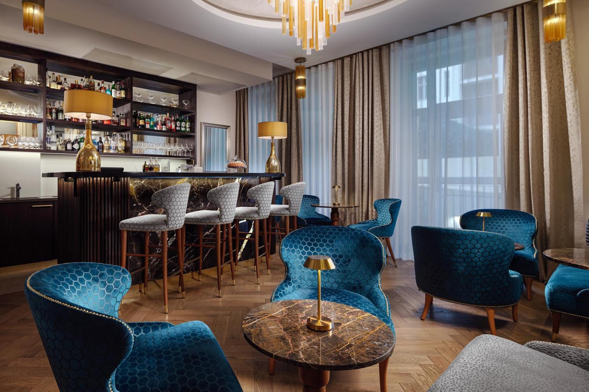 Allure & Hotell 4*