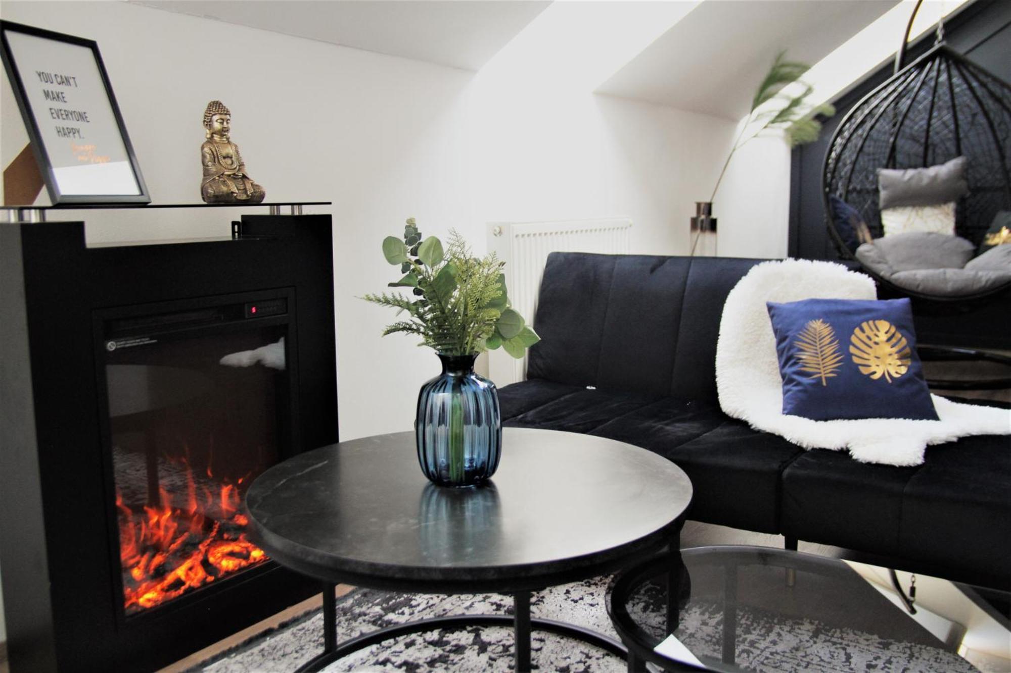 Apartment Spacious Flat & Parking Possibility, 3 Stops To Wenceslav Square Prag