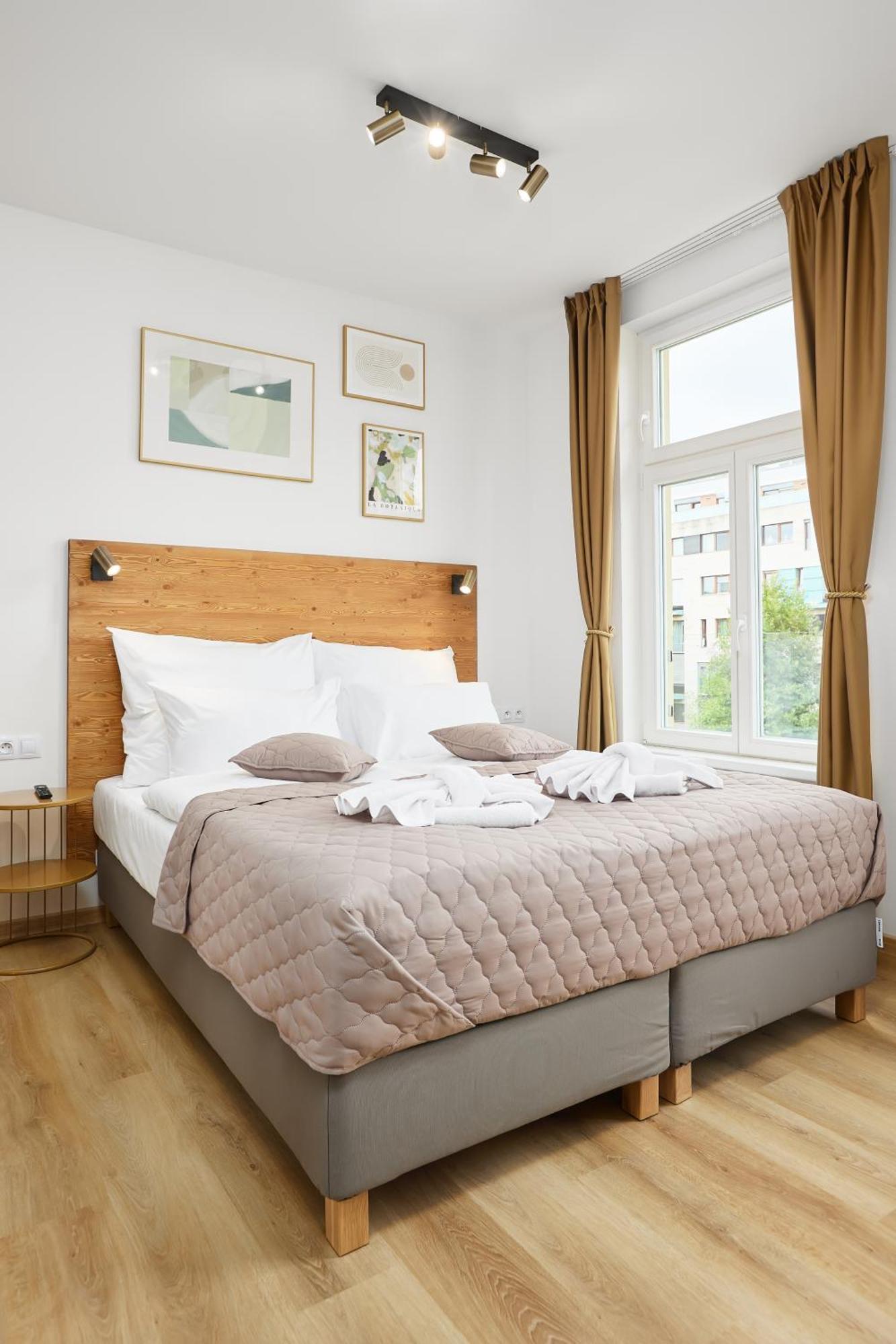 44 Aparthotel 4*