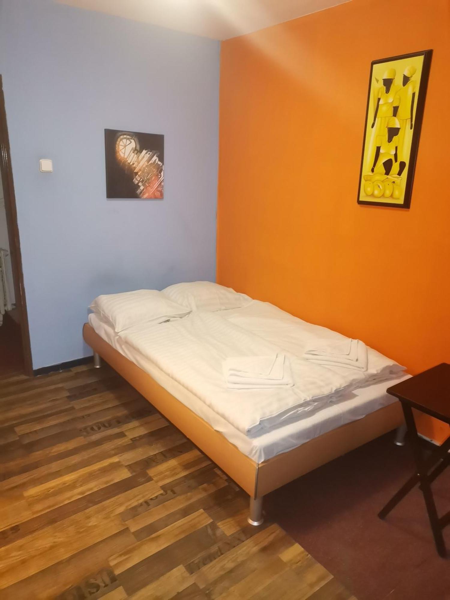Bed & Breakfast Club