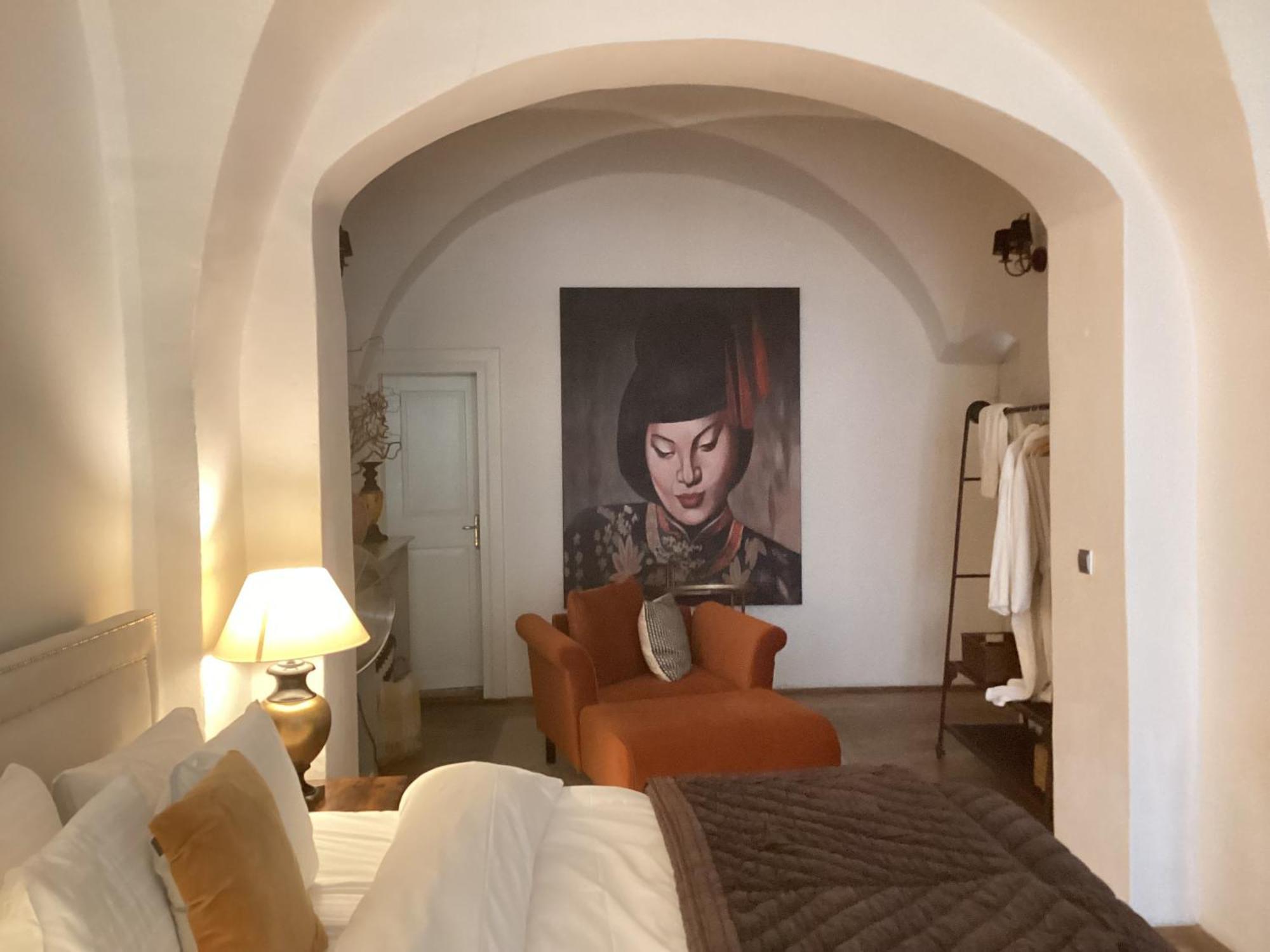 Nana Macs 4* Prag