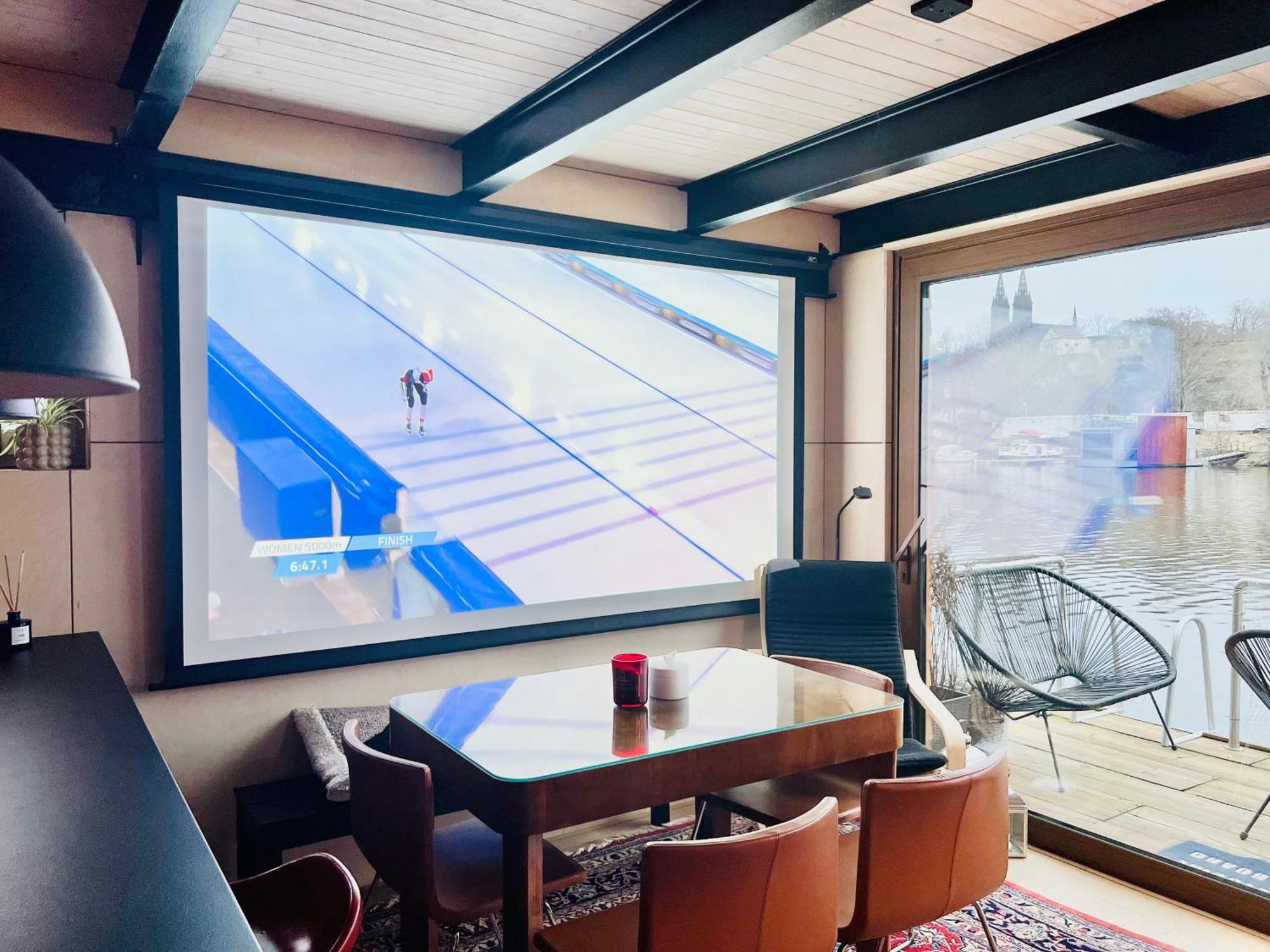 Houseboat Fred