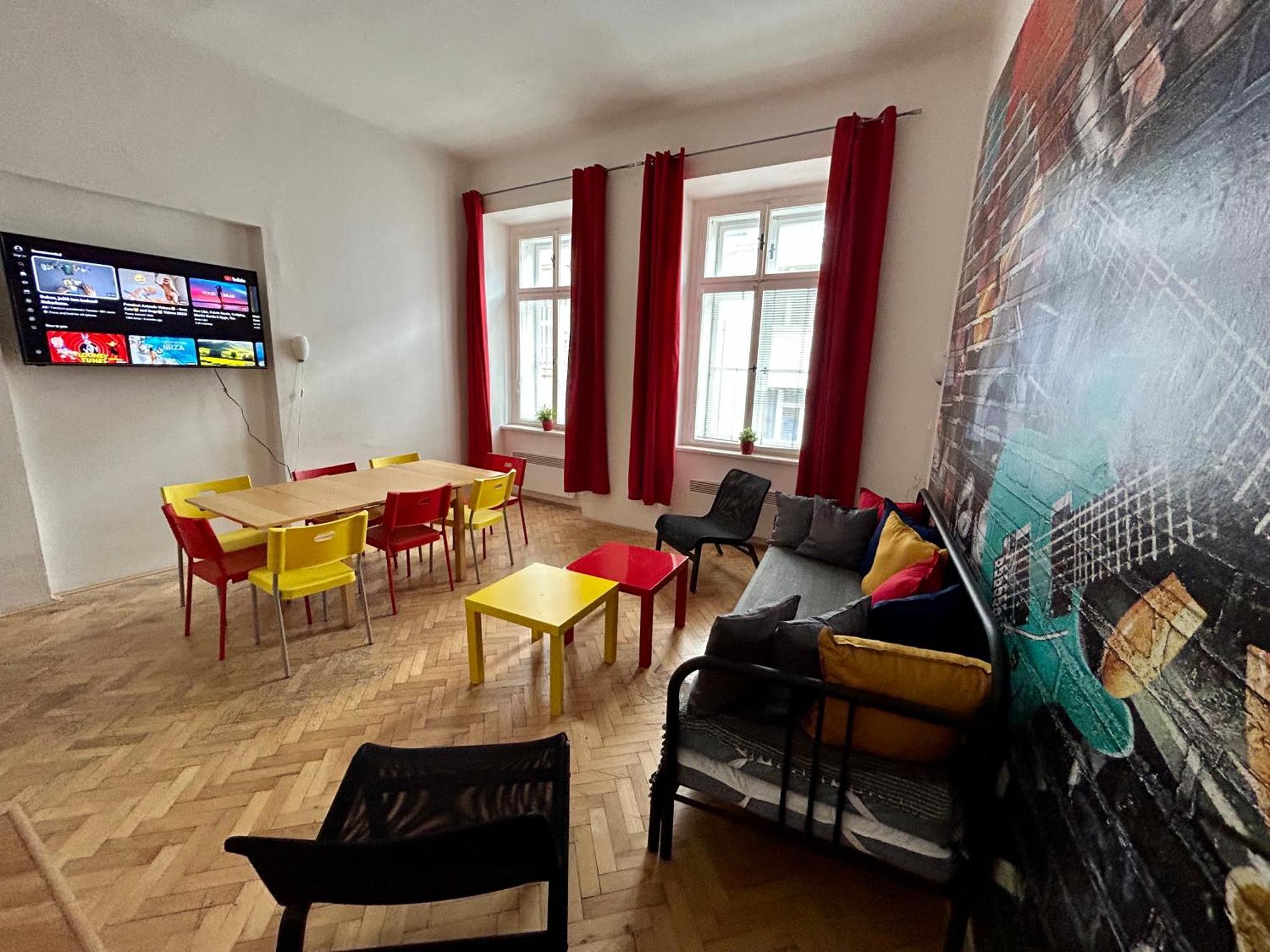Party House - Ve Smeckach 18, Center!! Apartment