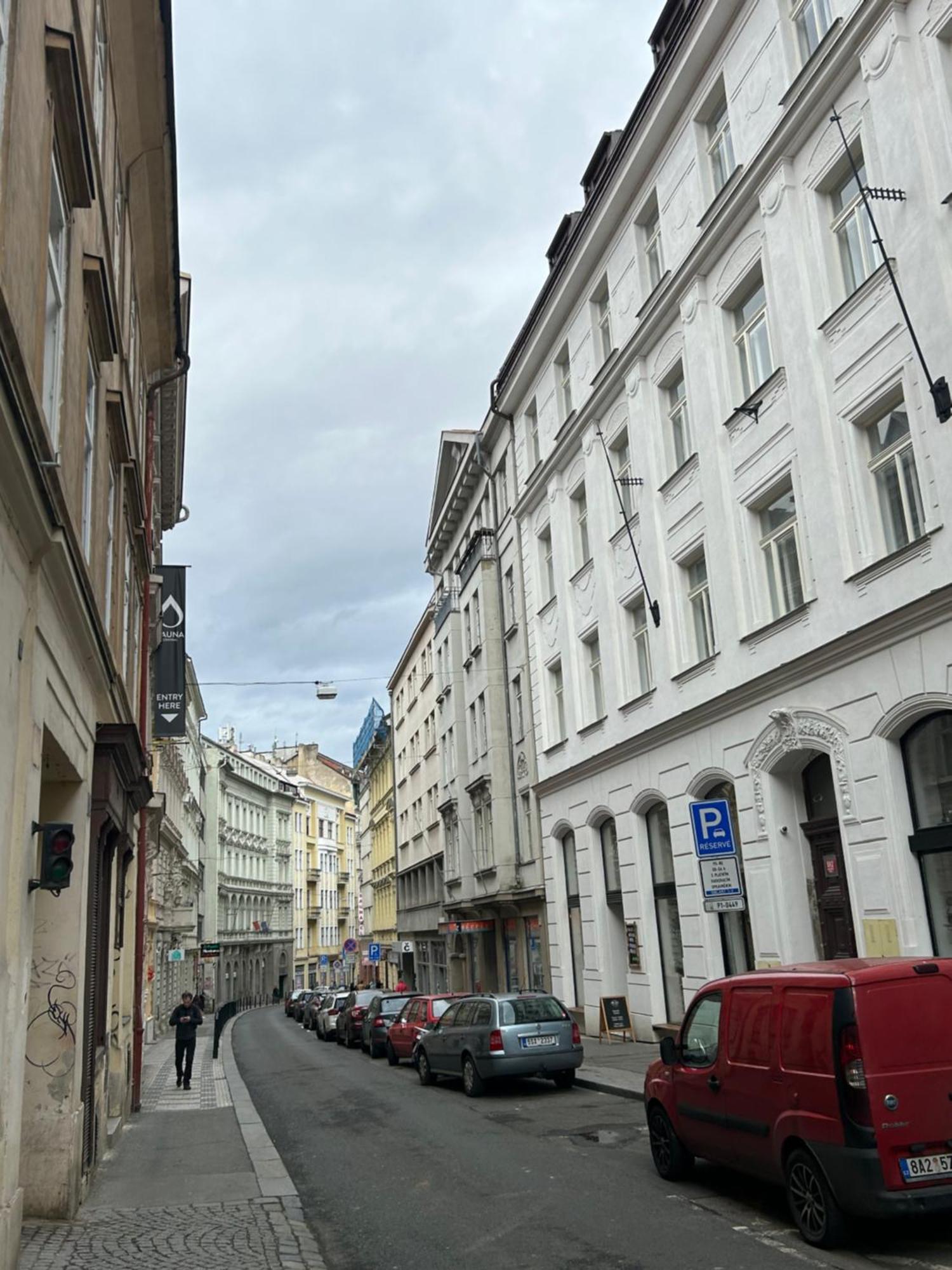 Party House - Ve Smeckach 18, Center!! * Prag
