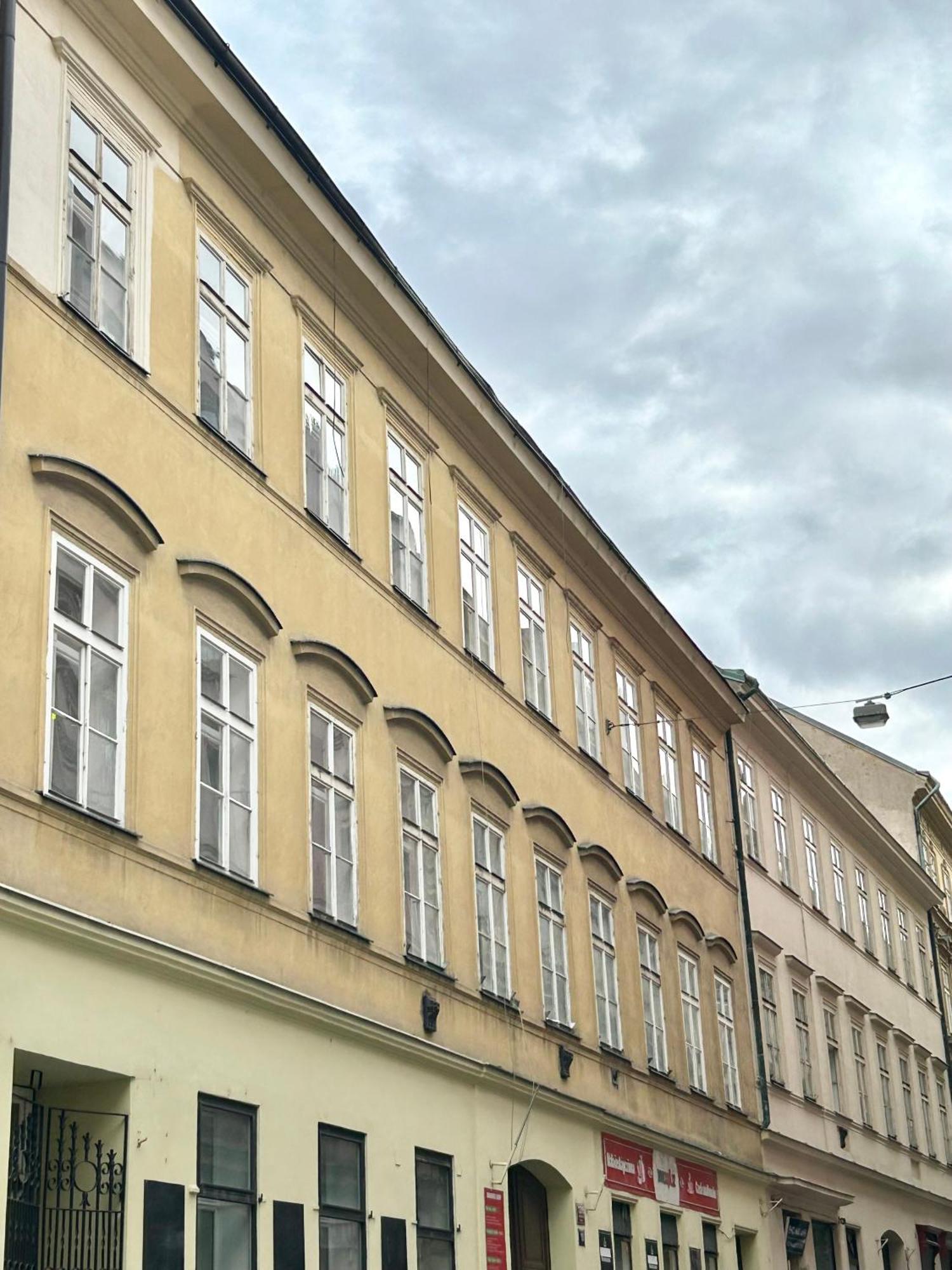 Party House - Ve Smeckach 18, Center!! *