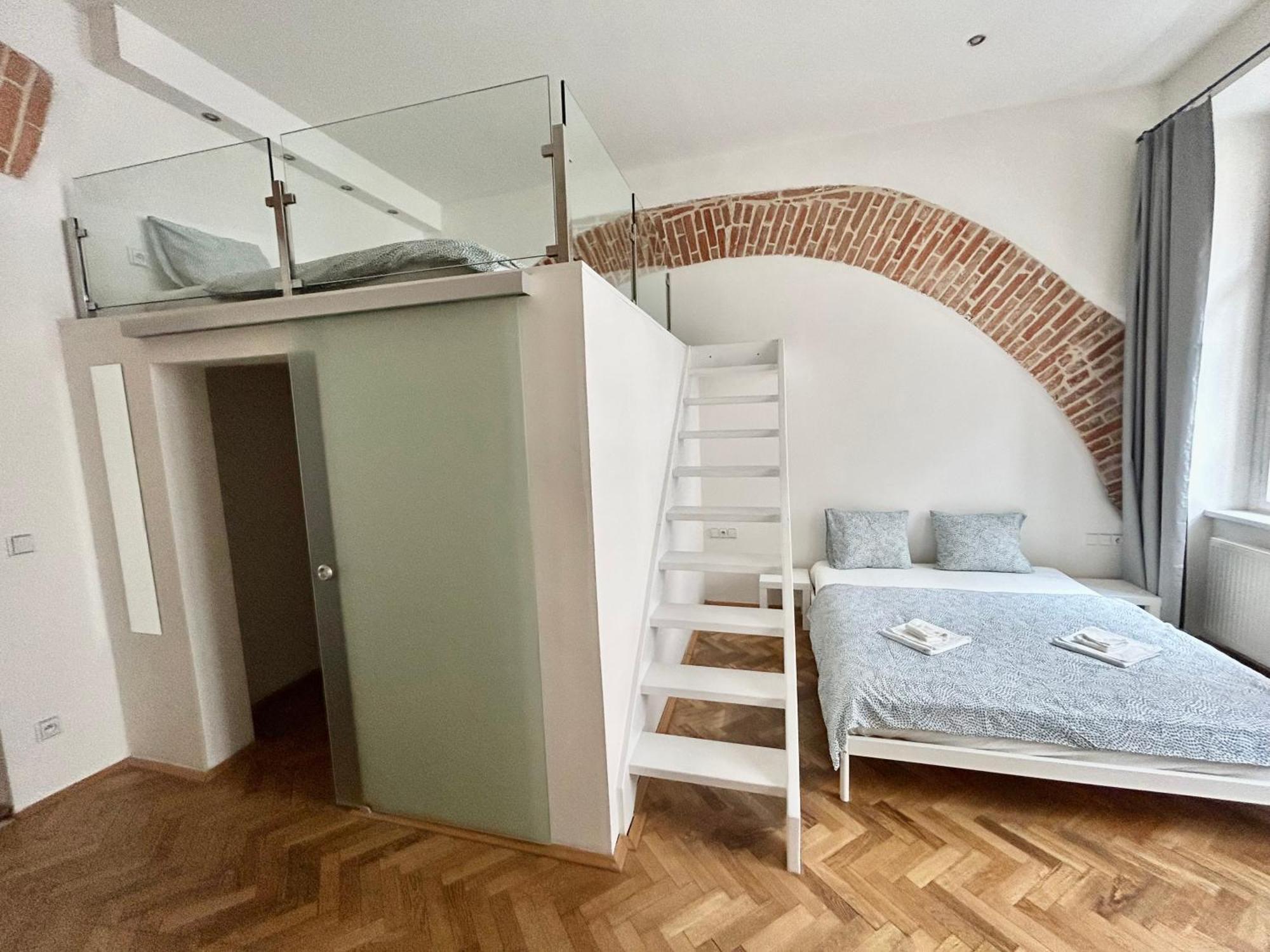 Apartment Party House - Ve Smeckach 18, Center!! *