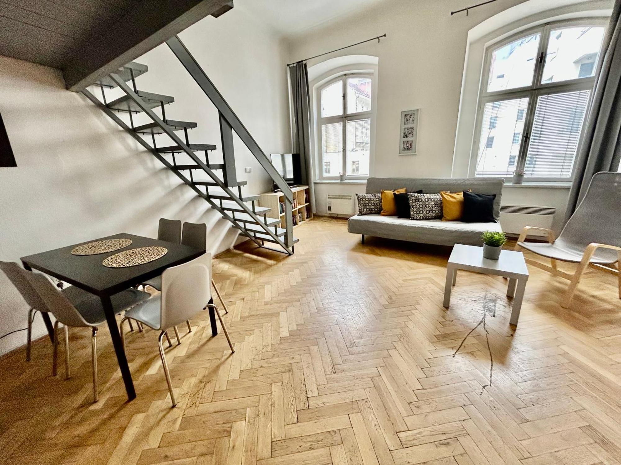 Lägenhet Party House - Ve Smeckach 18, Center!! *
