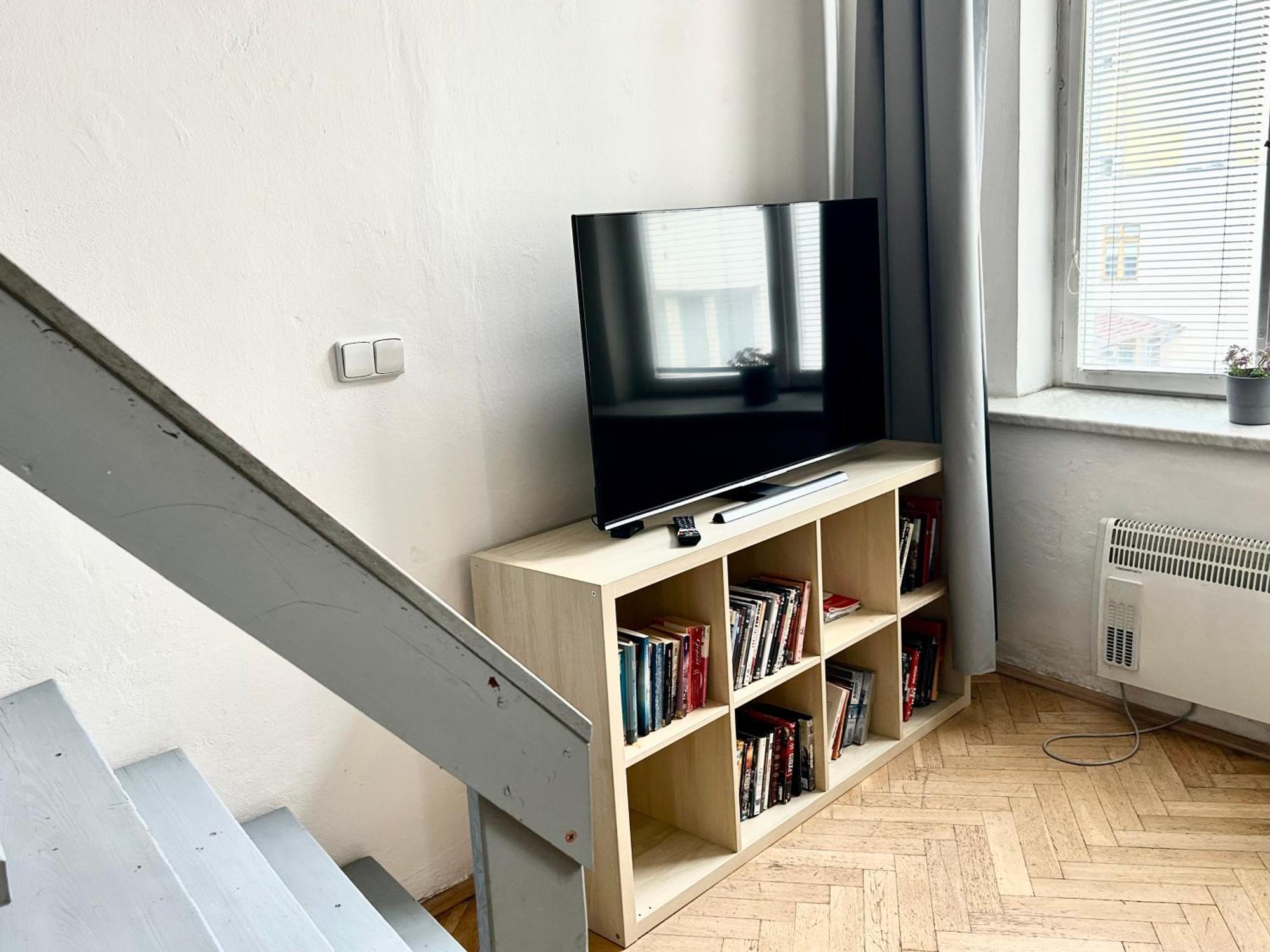 Party House - Ve Smeckach 18, Center!! Apartment