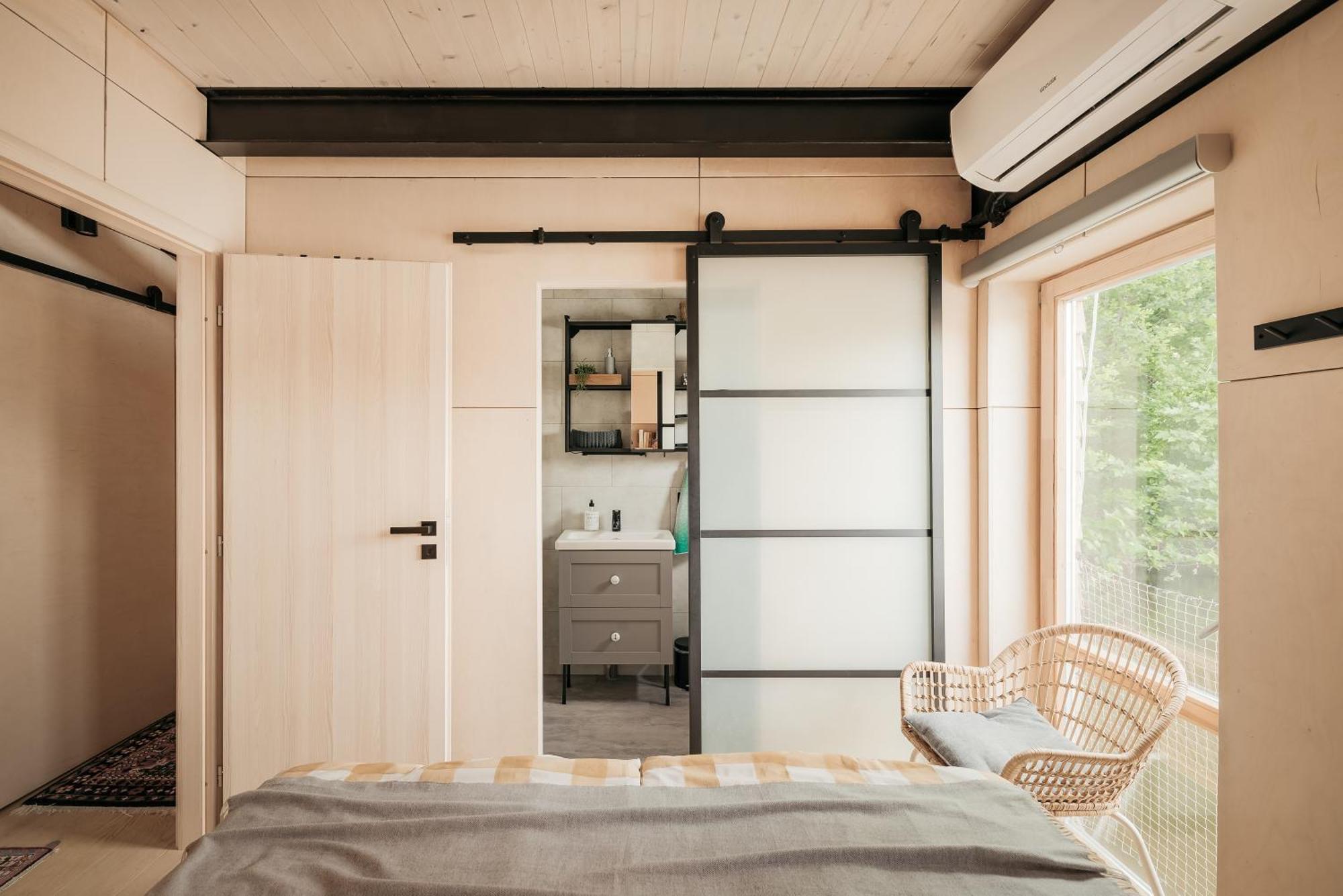 Houseboat Fred