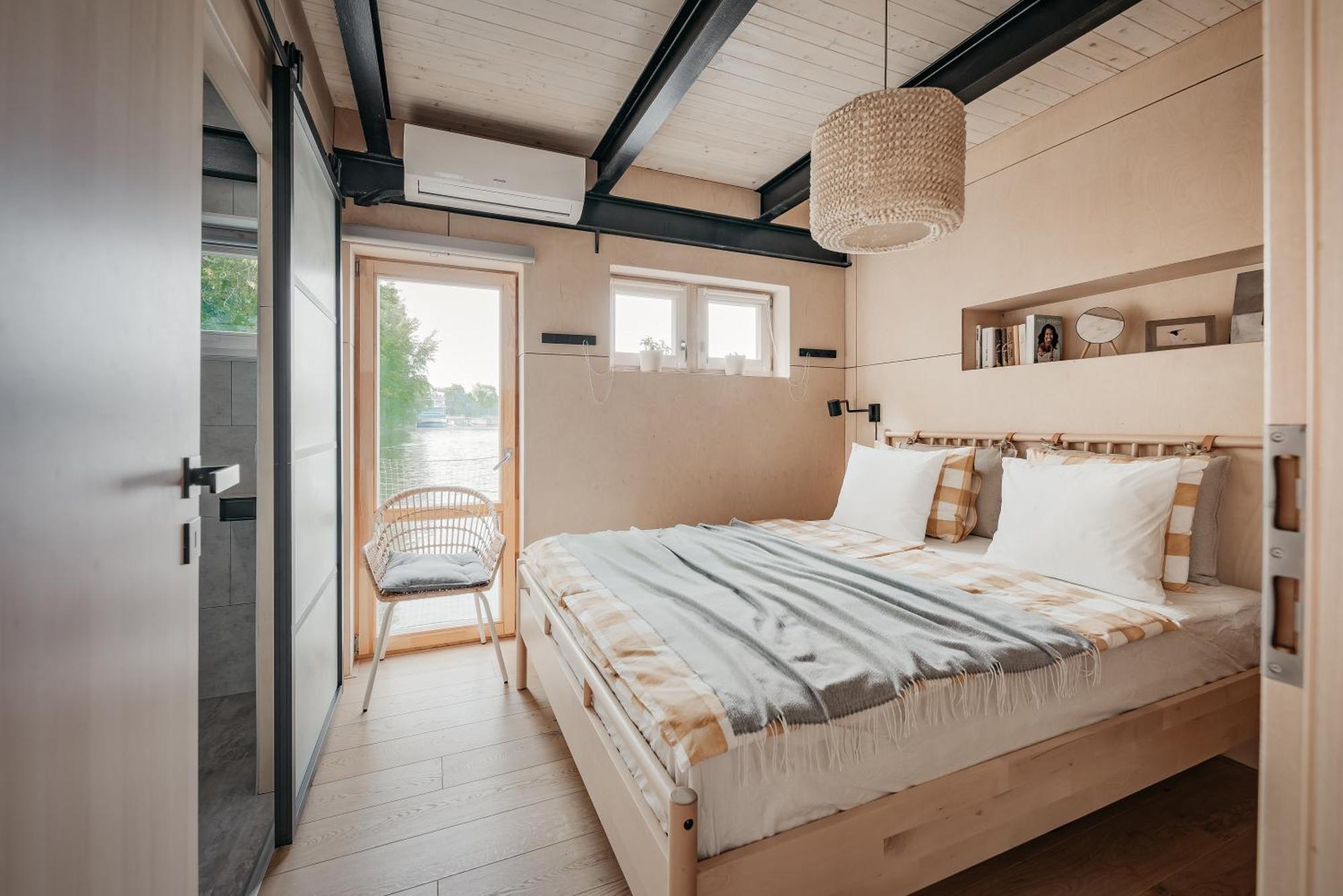 Bådhotel Houseboat Fred