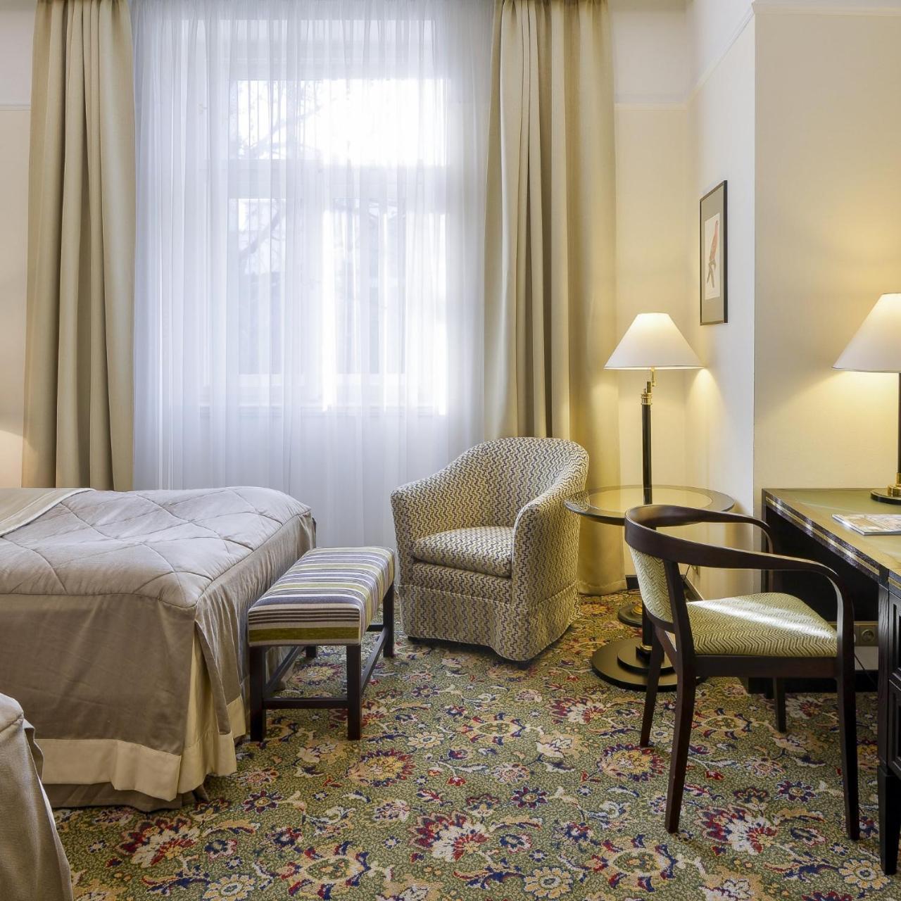 Hotell Savoy Prag