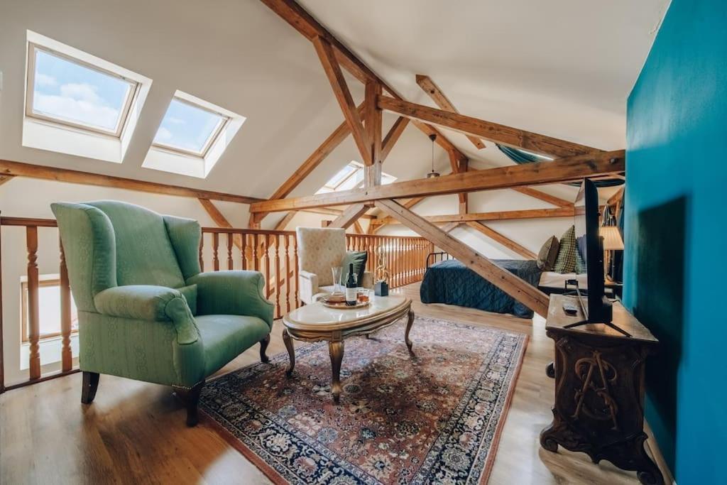 Apartment Magnificent Historical Penthouse In The Heart Of *
