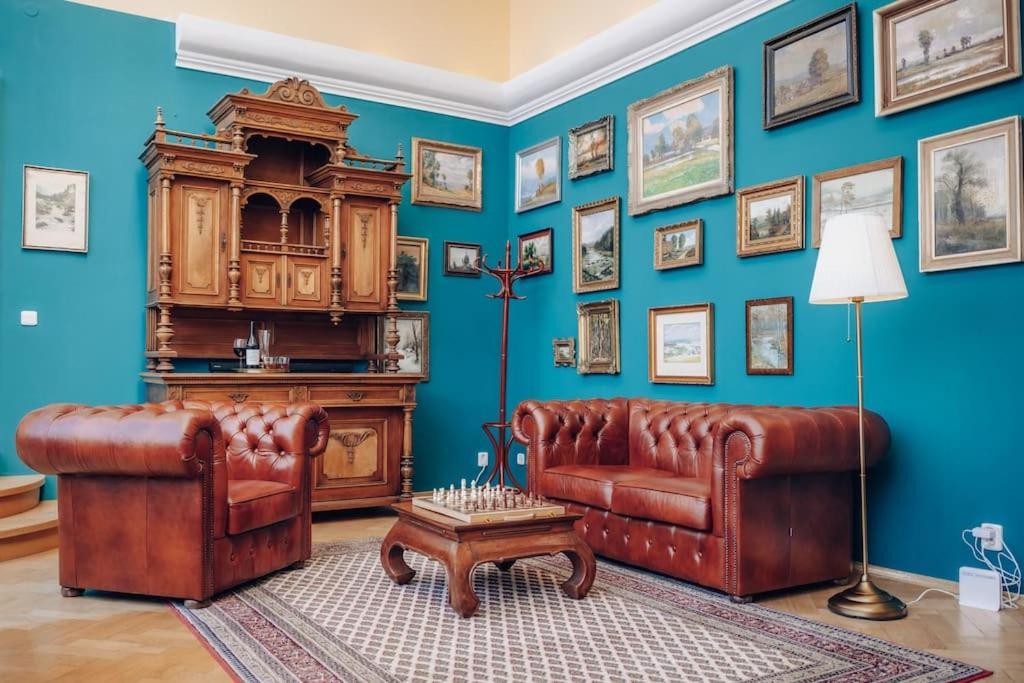 Magnificent Historical Penthouse In The Heart Of *