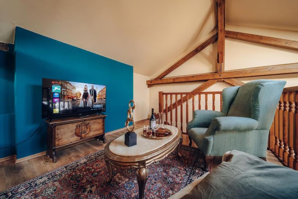 Magnificent Historical Penthouse In The Heart Of Apartment *