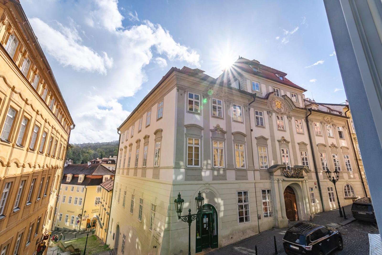 Primavera - Castle View Lejlighedshotel Prag