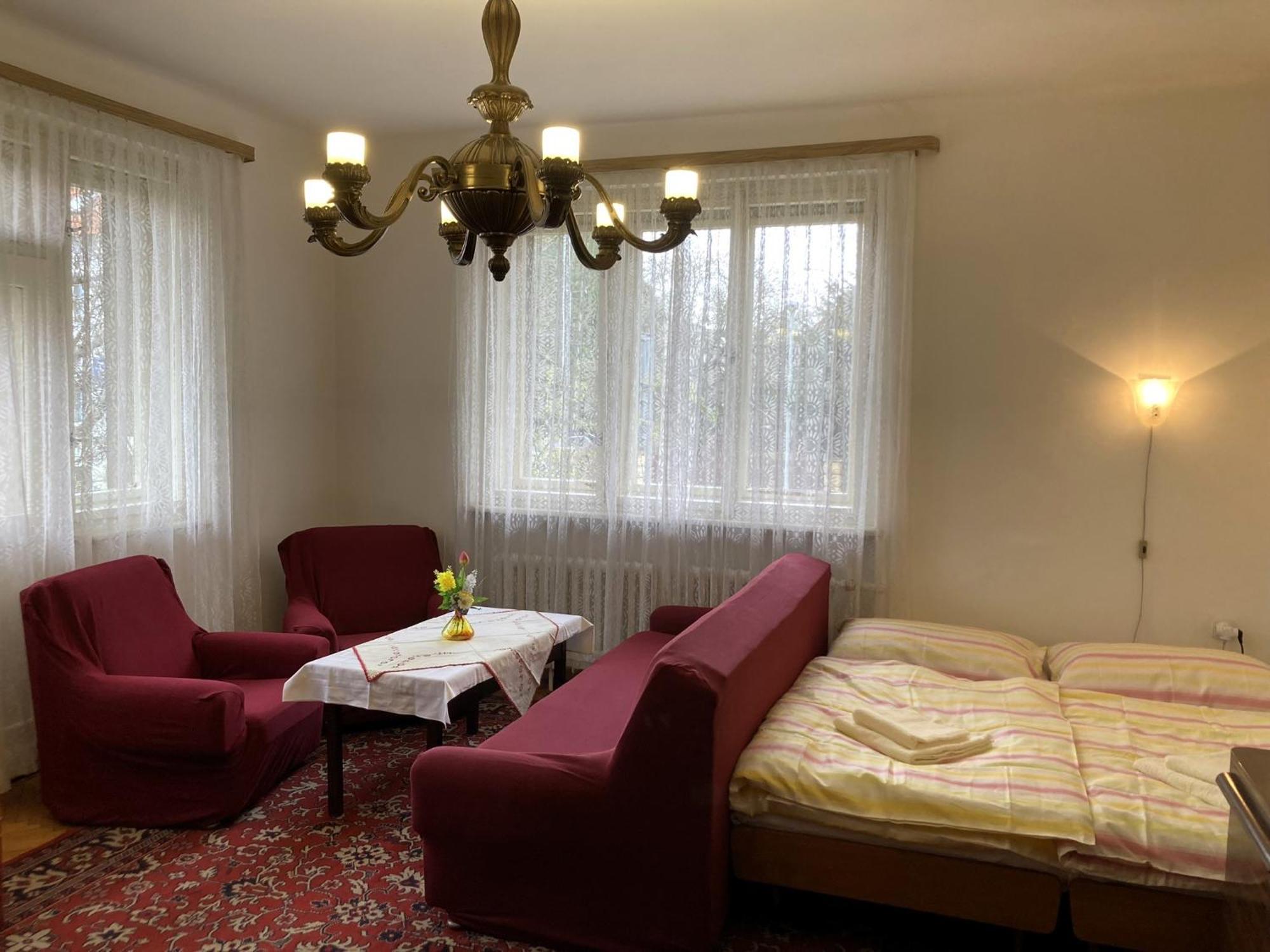 Apartment Spacious - Free Parking! Prag
