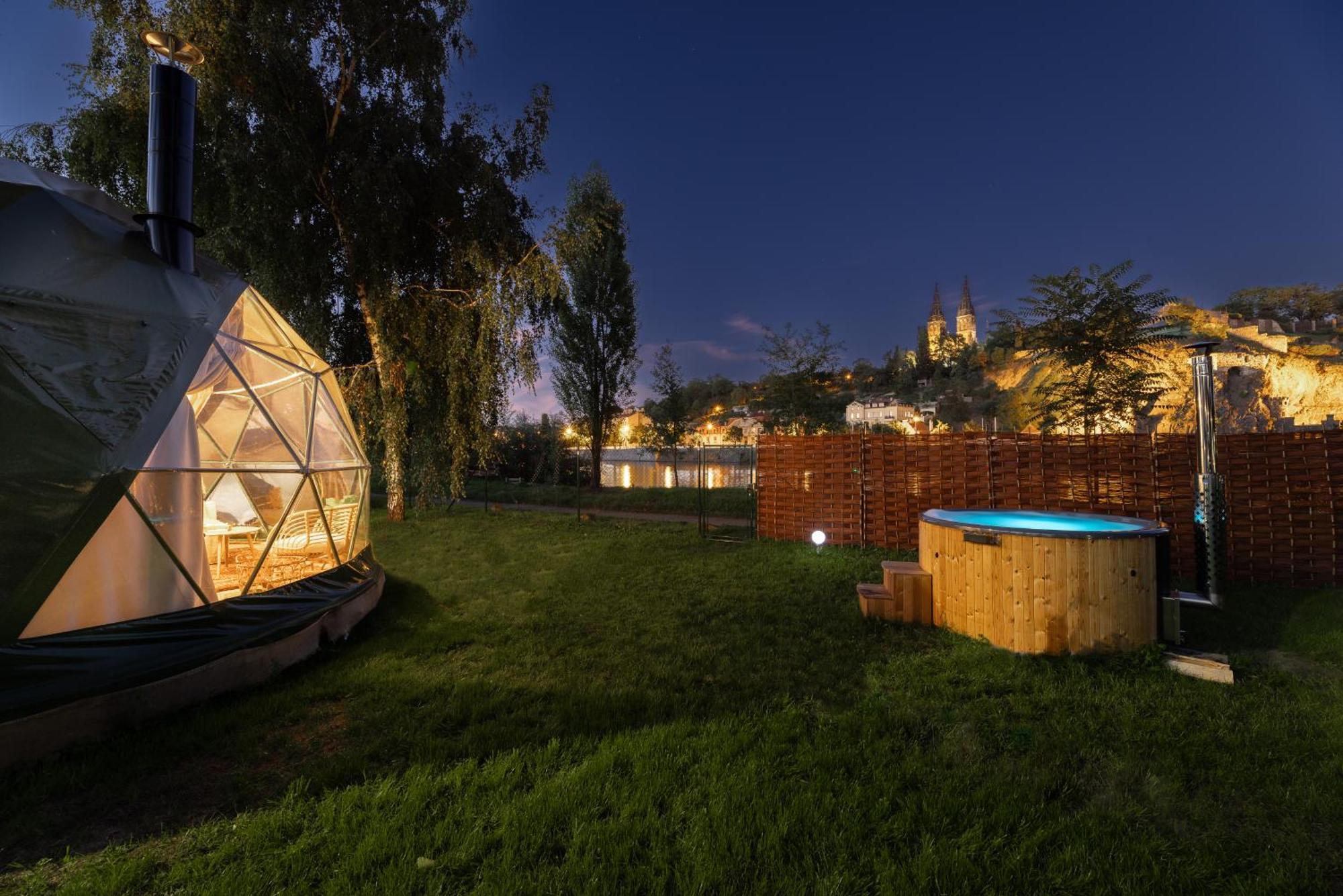 Glamping Escape To The Stars Under Skyline Luxusní stan Praha