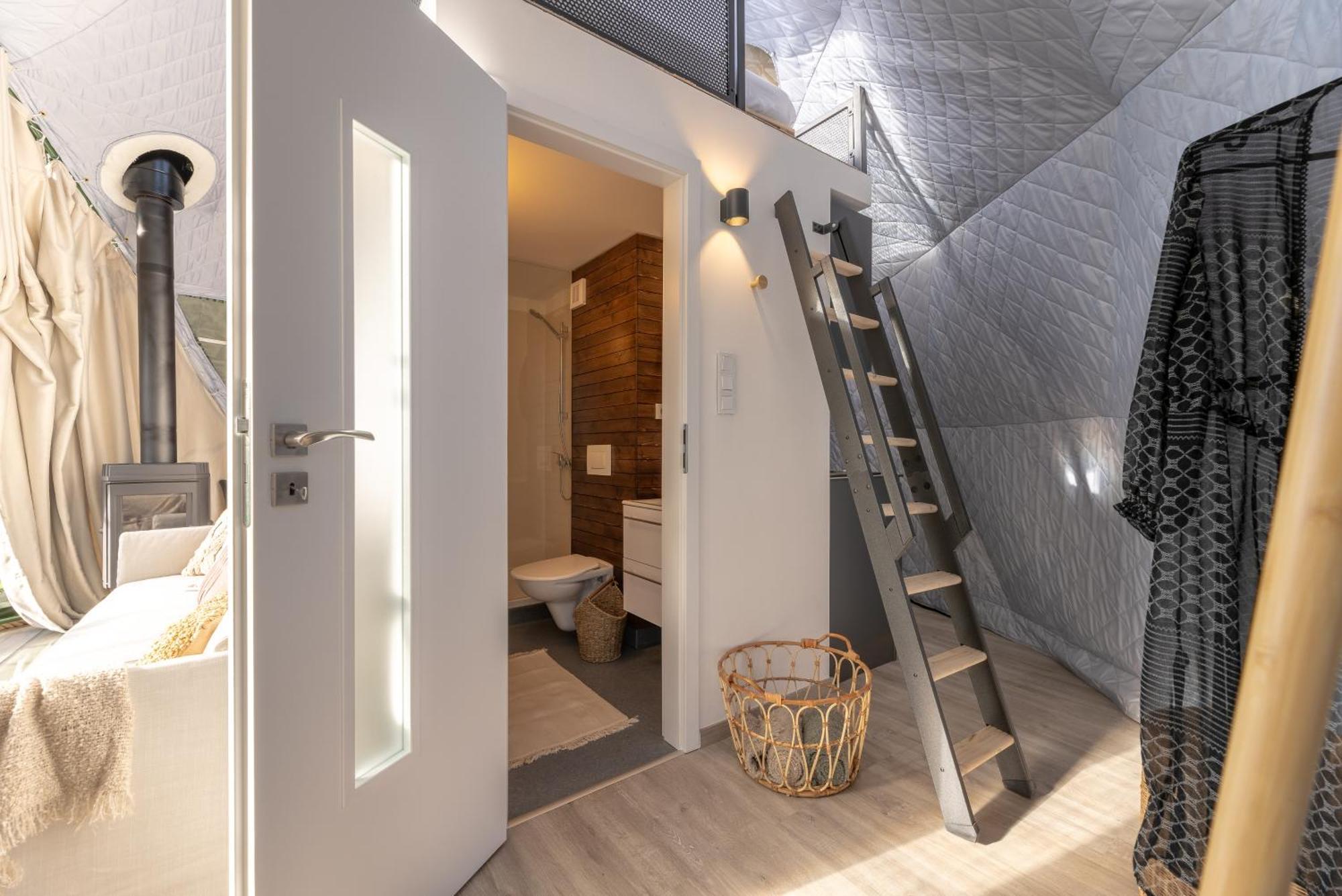 Glamping Escape To The Stars Under Skyline Prague