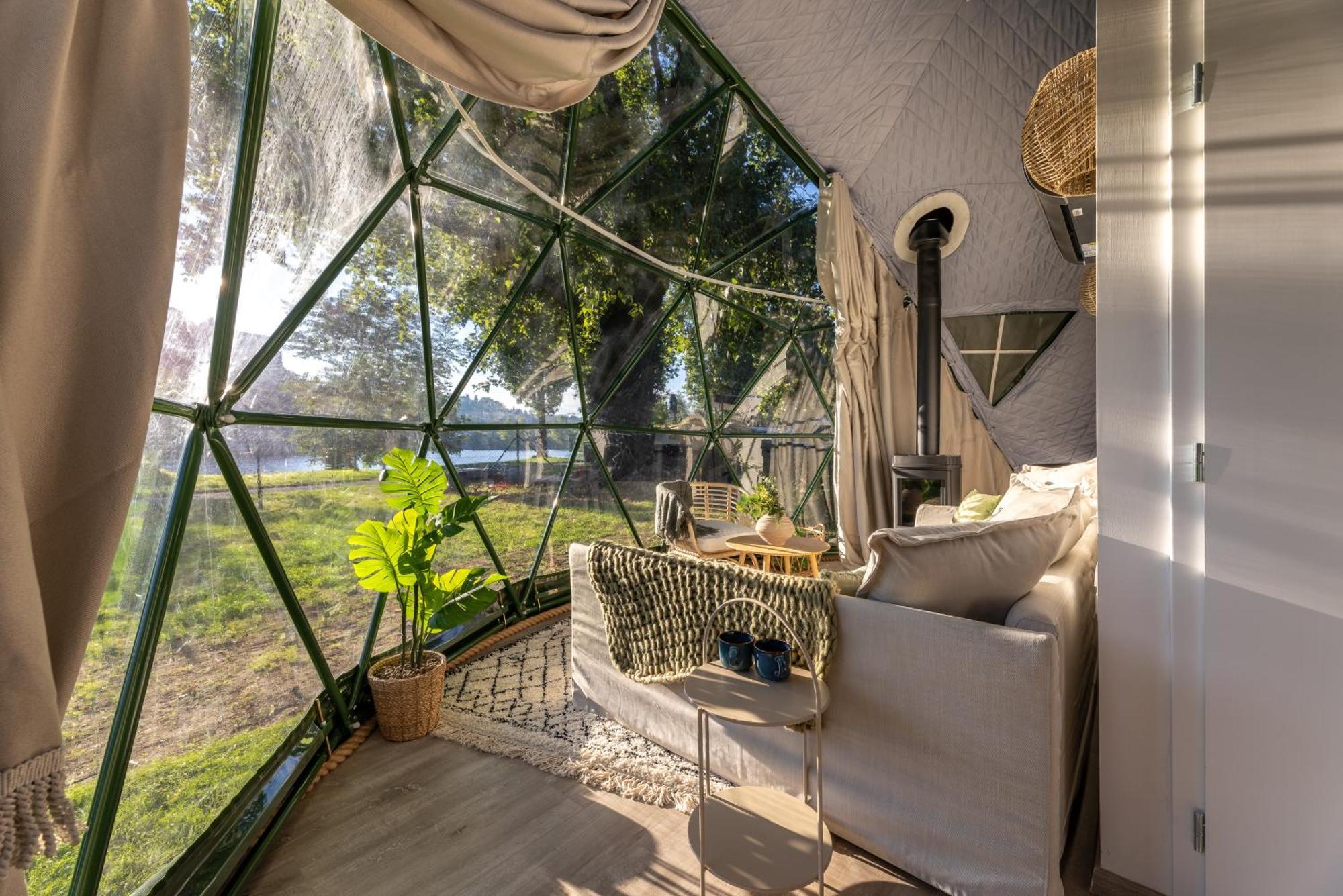 Luxury tent Glamping Escape To The Stars Under Skyline