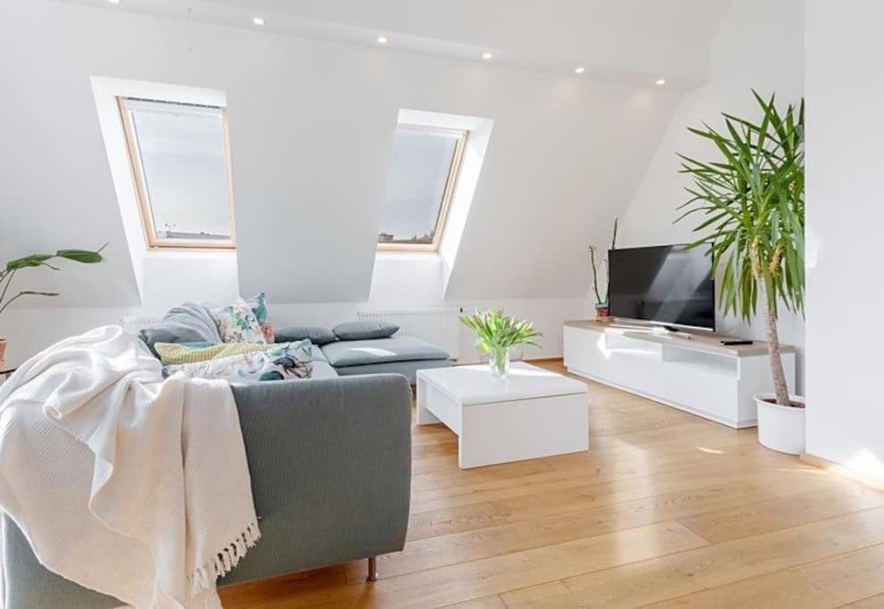 Beautiful Loft-apartment With A Large Terrace * Prag
