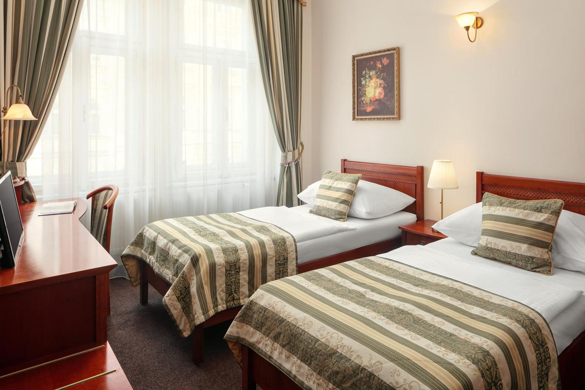 Hotel Amigo City Centre 4*