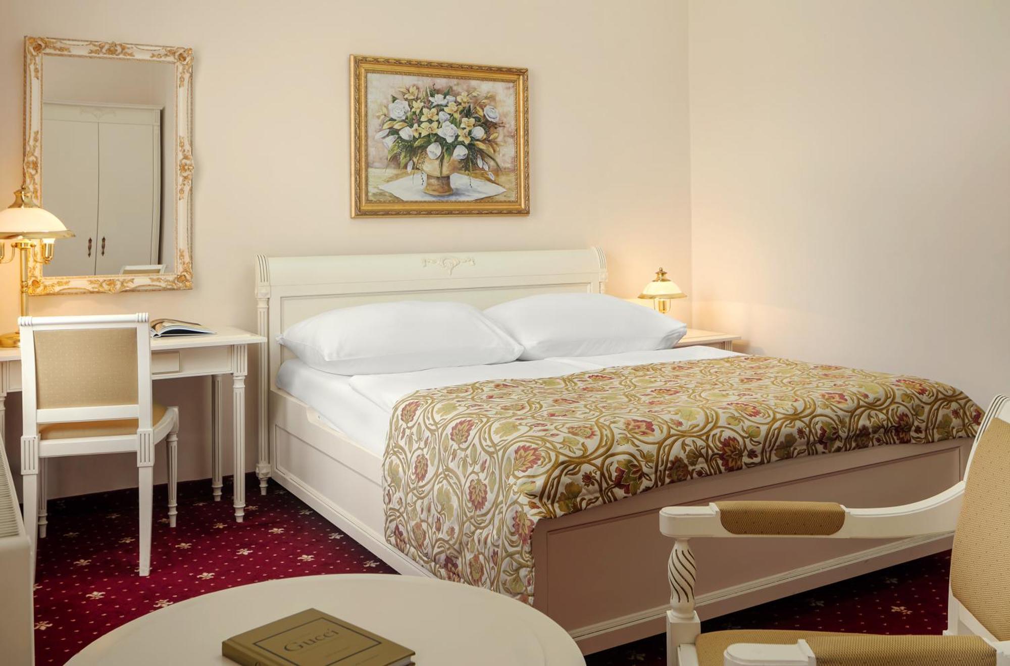 Alqush Downtown 4*