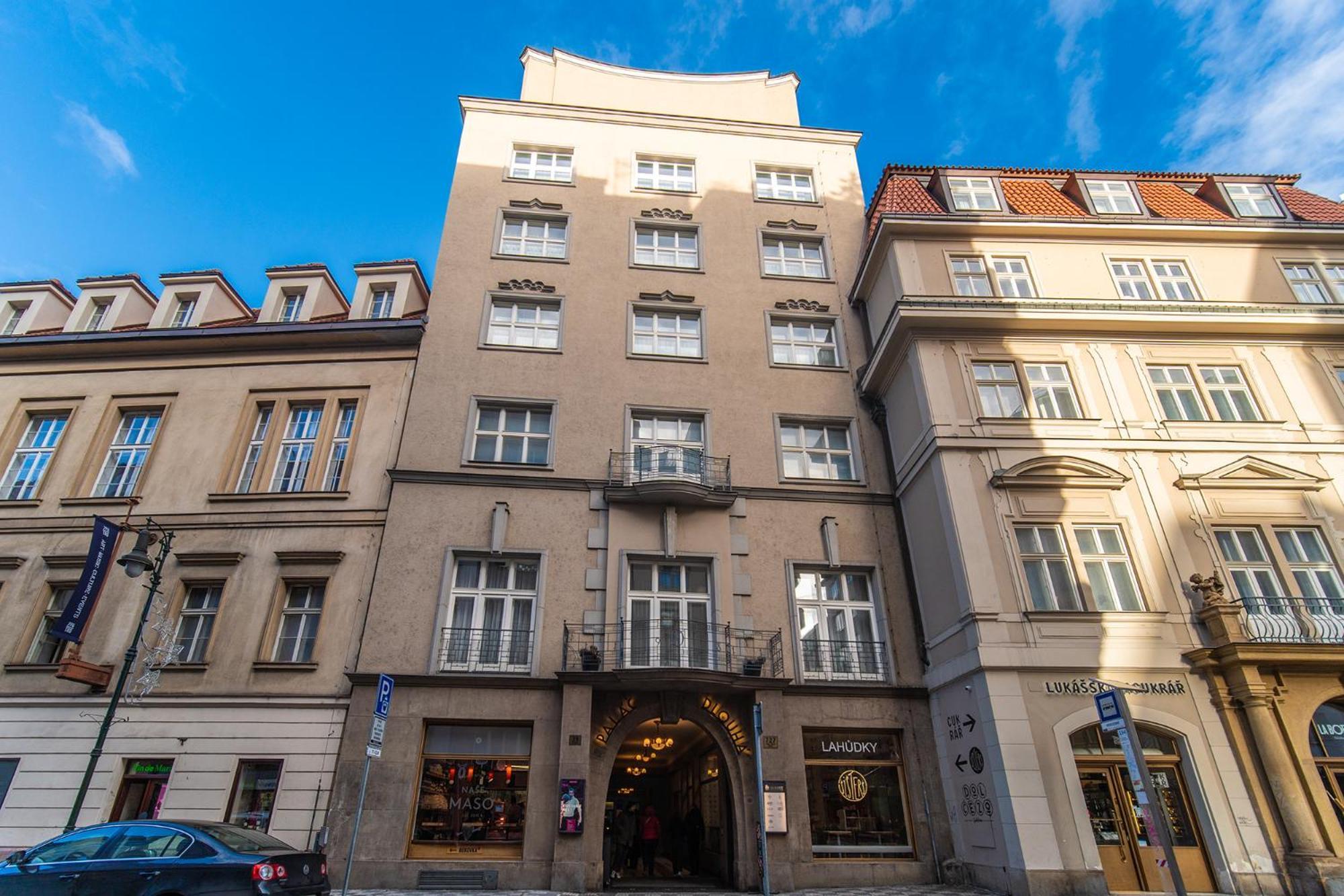 A - Old Town Apartment *