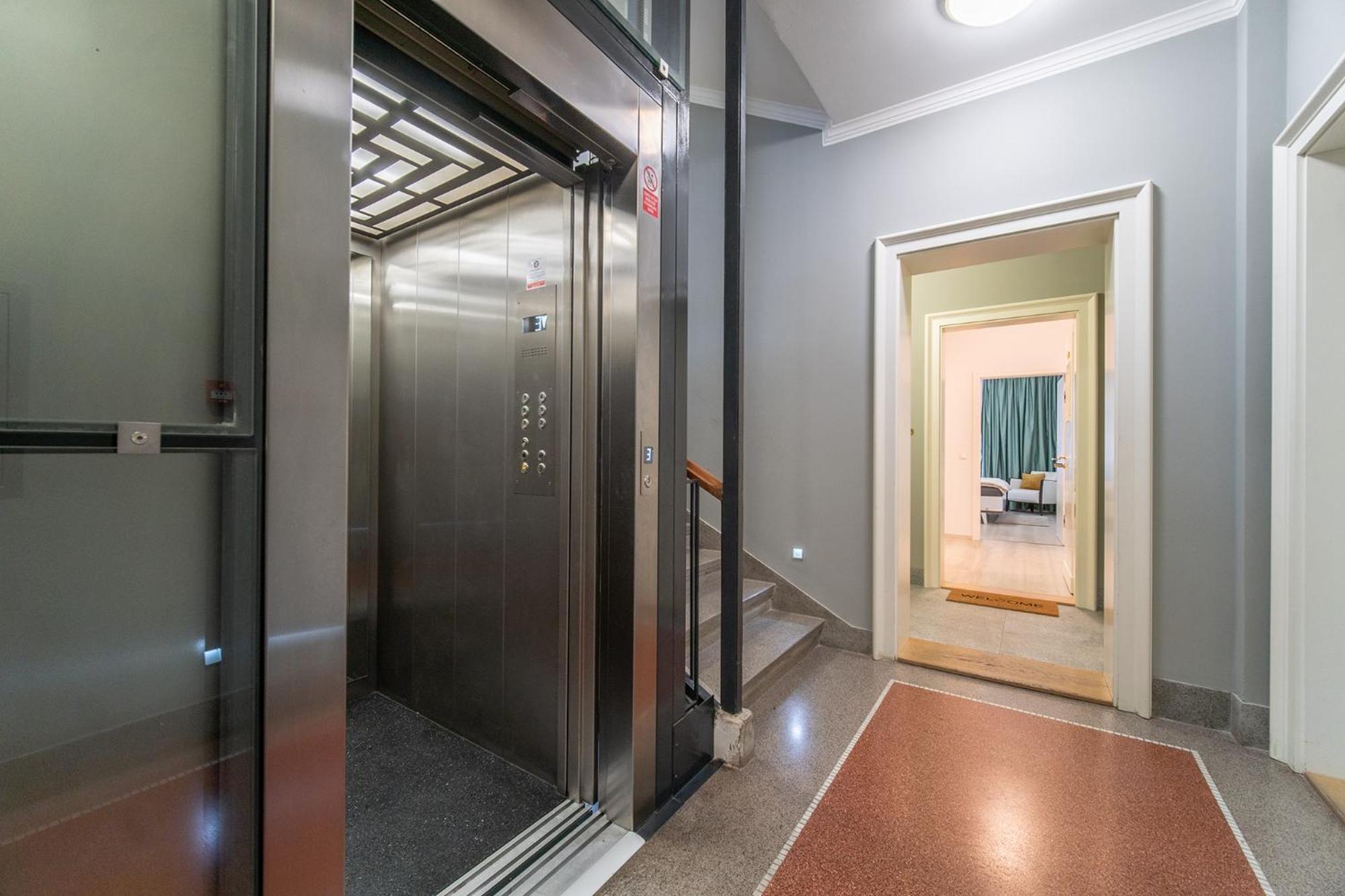 A - Old Town Apartment *