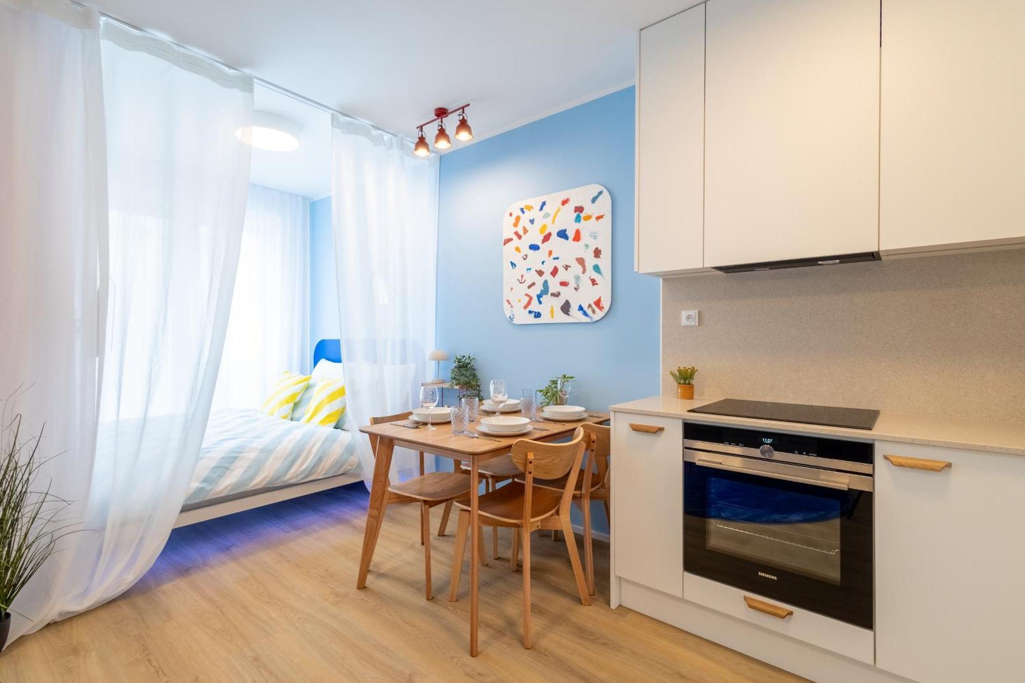 Colorful - Balcony, Free Parking, By Gravity
