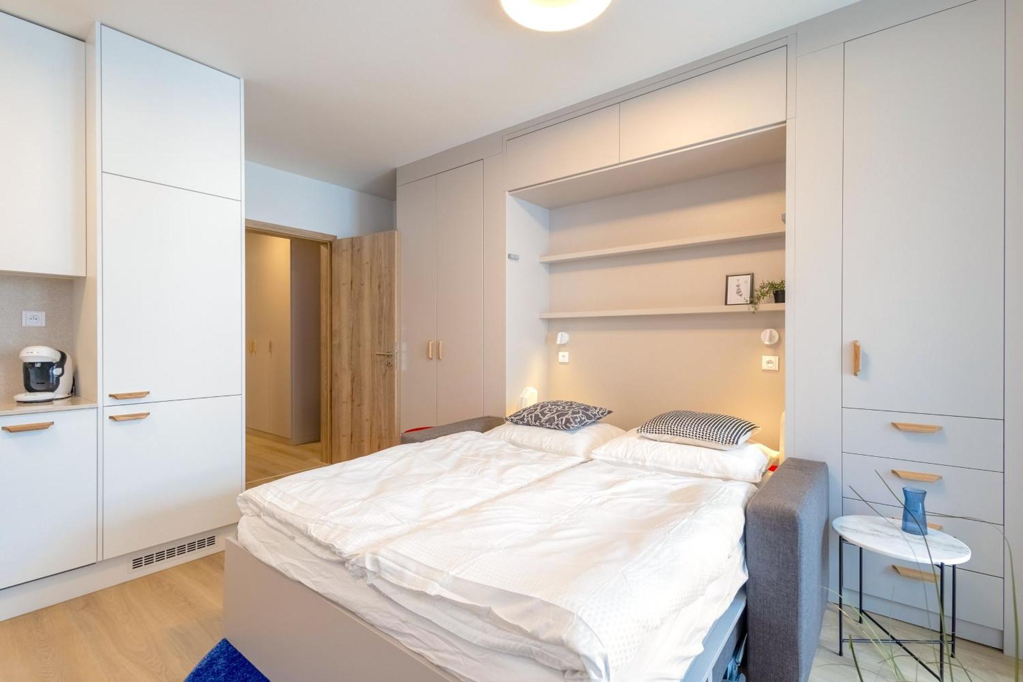 Colorful - Balcony, Free Parking, By Gravity Apartment Prag