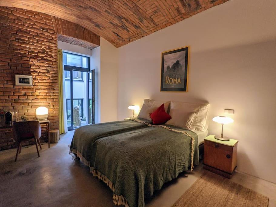 Apartment Romantic And Atypical In Prague's Montmartre