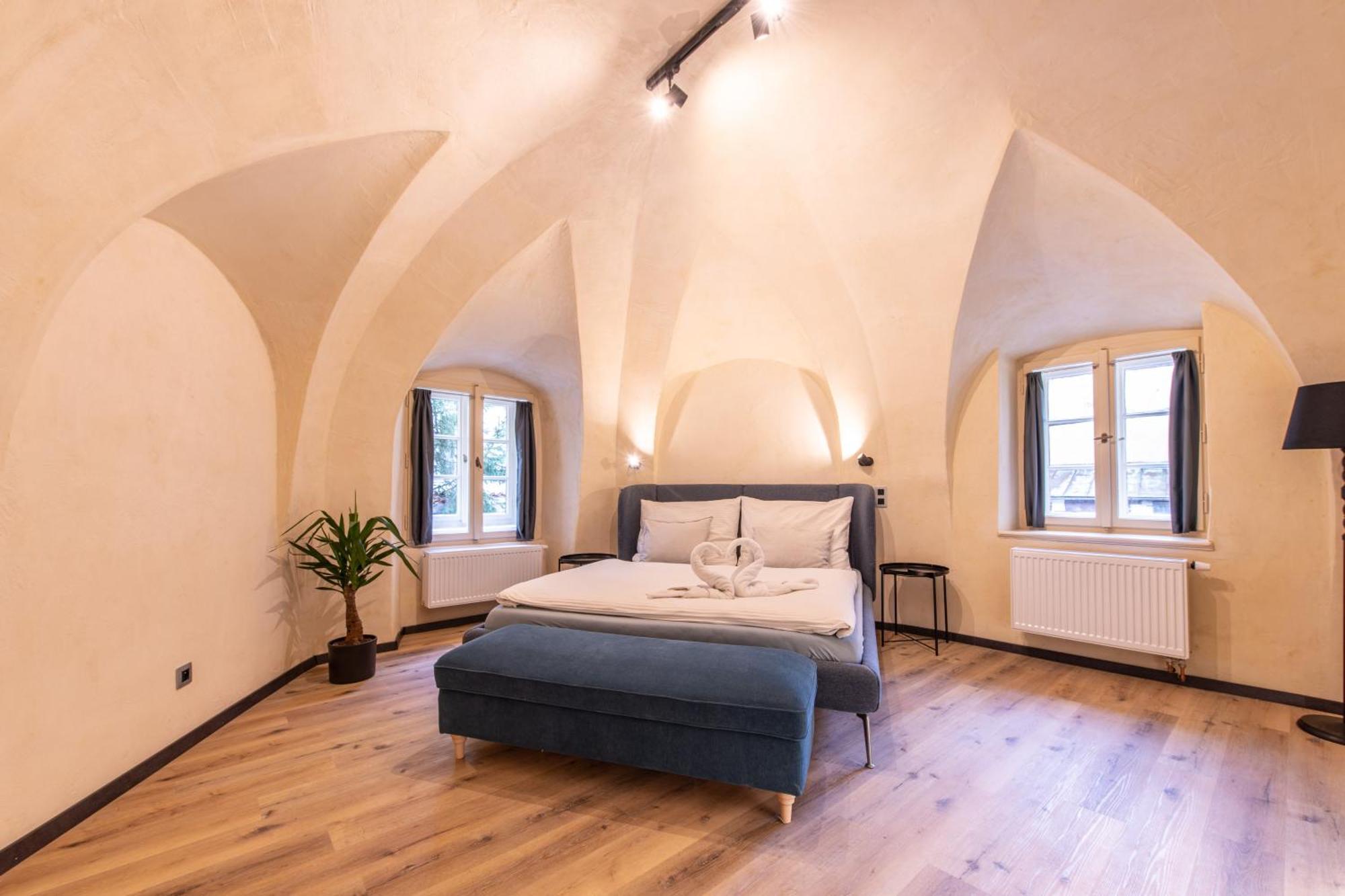 Locals Monastery Apartment *