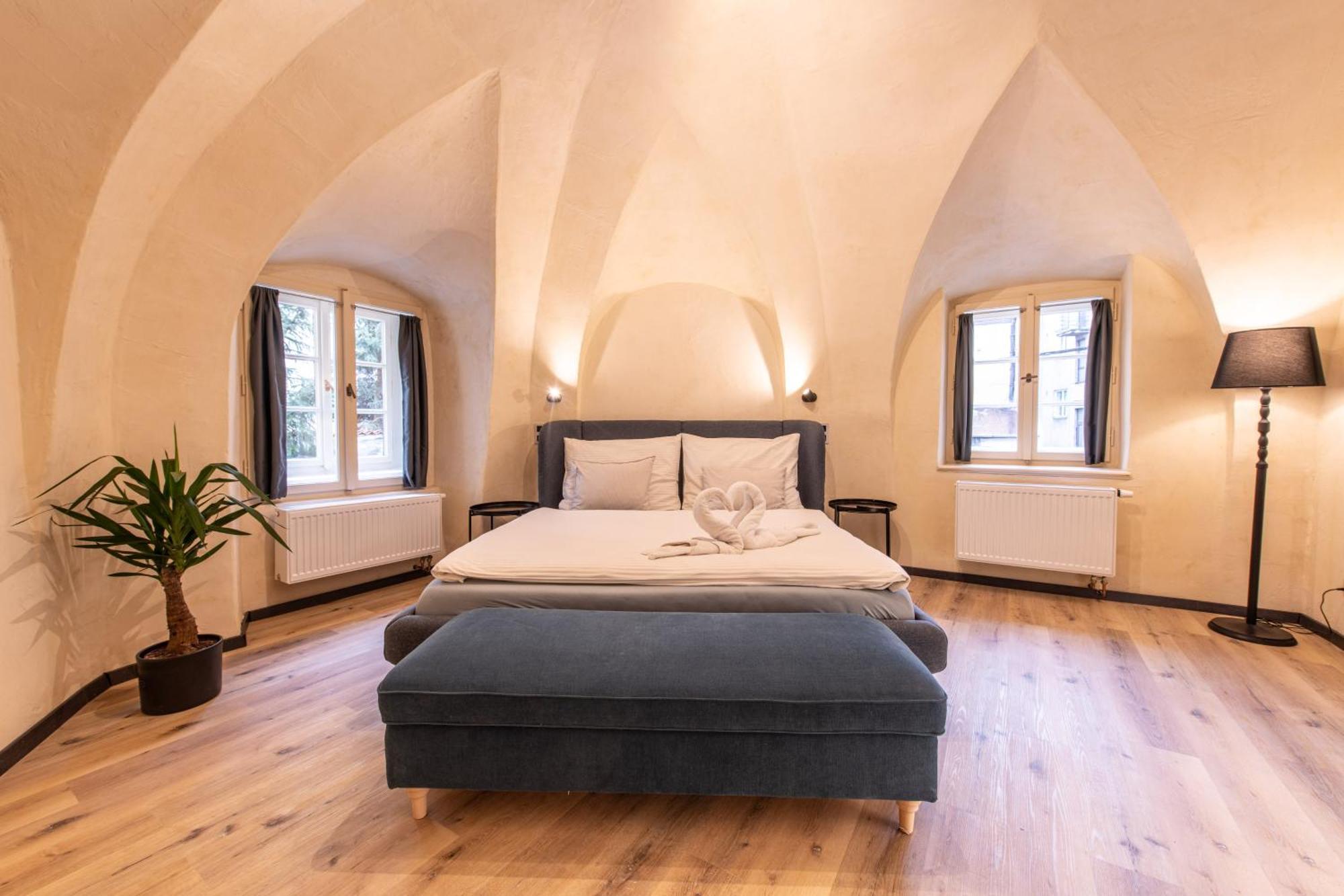Locals Monastery Apartment Prag