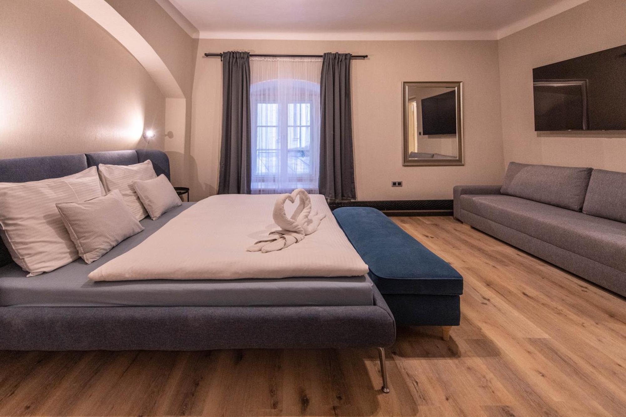 Locals Monastery Apartment