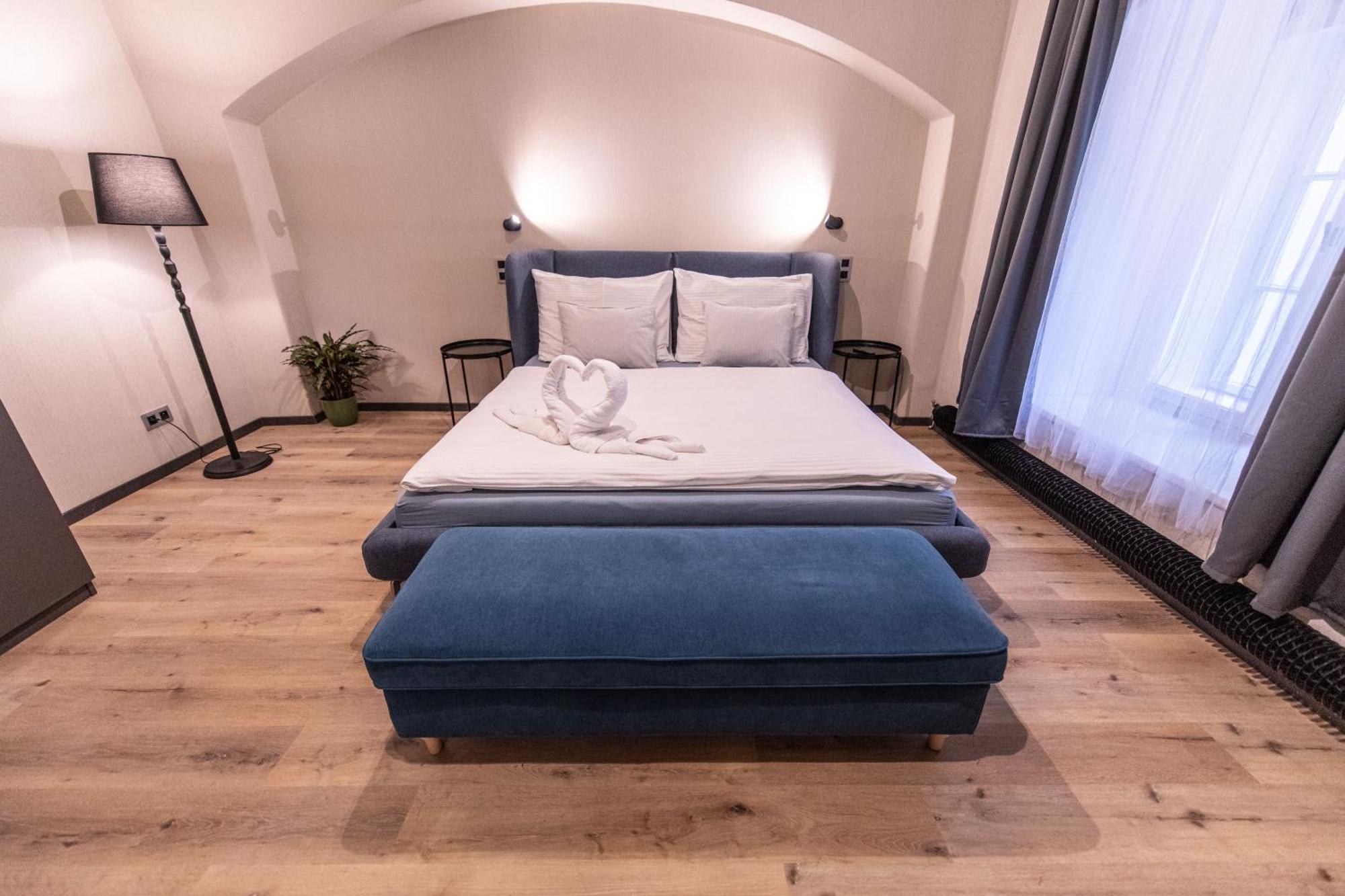 Locals Monastery Apartment Prag