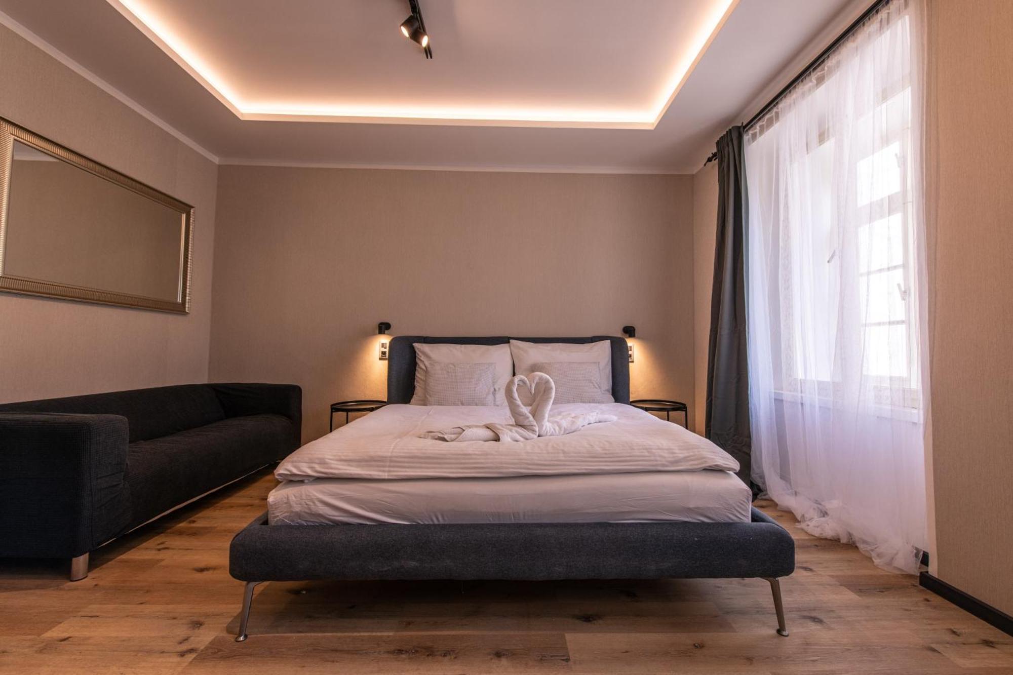 Locals Monastery Apartment *