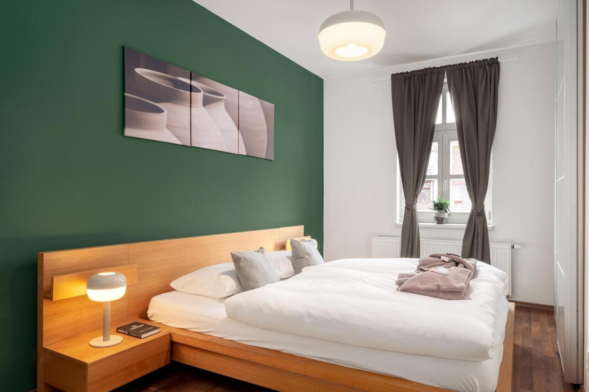 Days - Modern Apts - Fast Wifi - Netflix - 7 Min Wenceslas Sq Lägenhet *