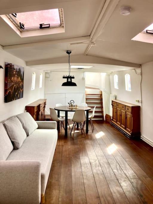 Botel On Boat, Privat Pier, Free Parking Prag
