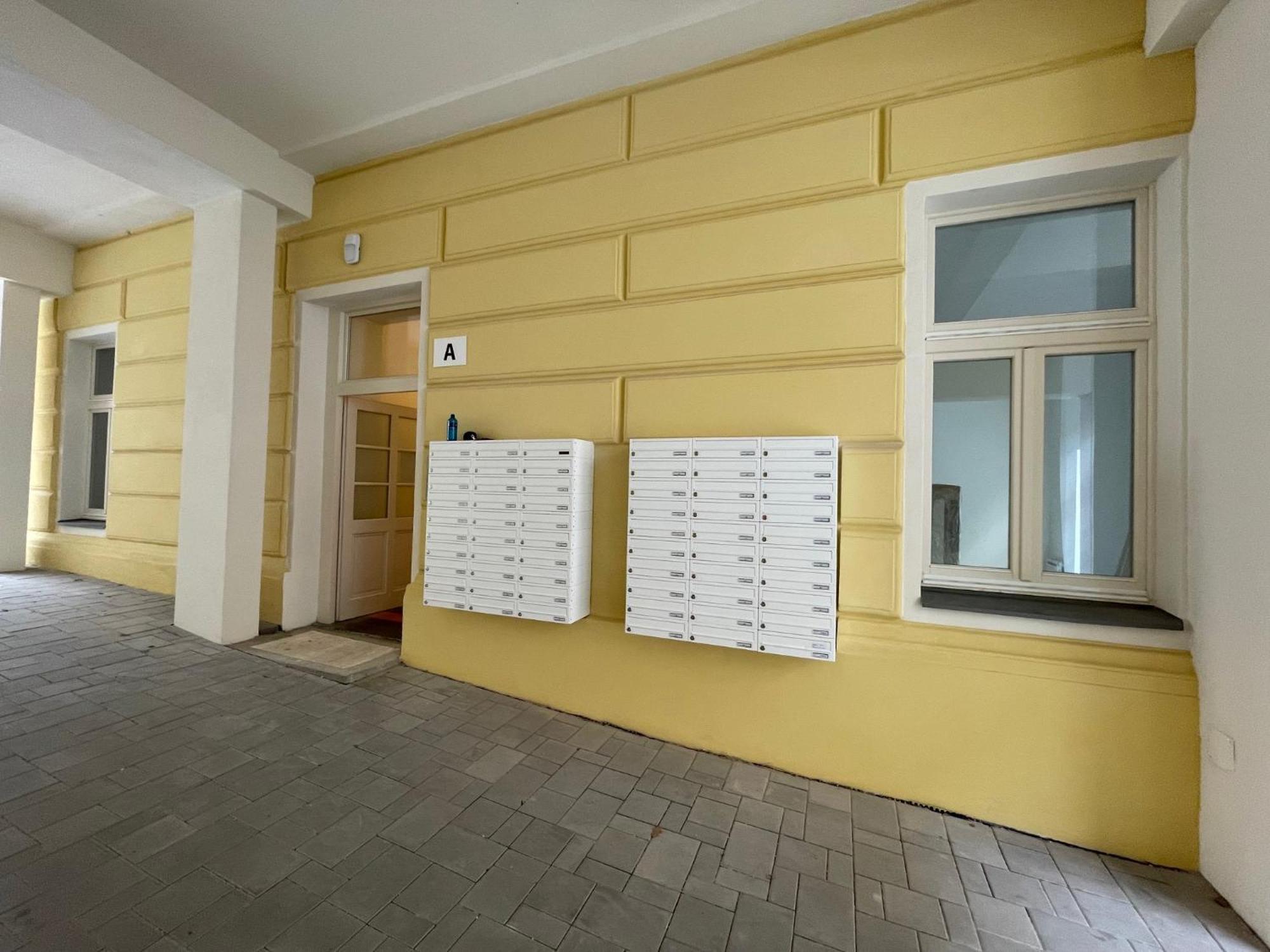 Varsavska 203 *